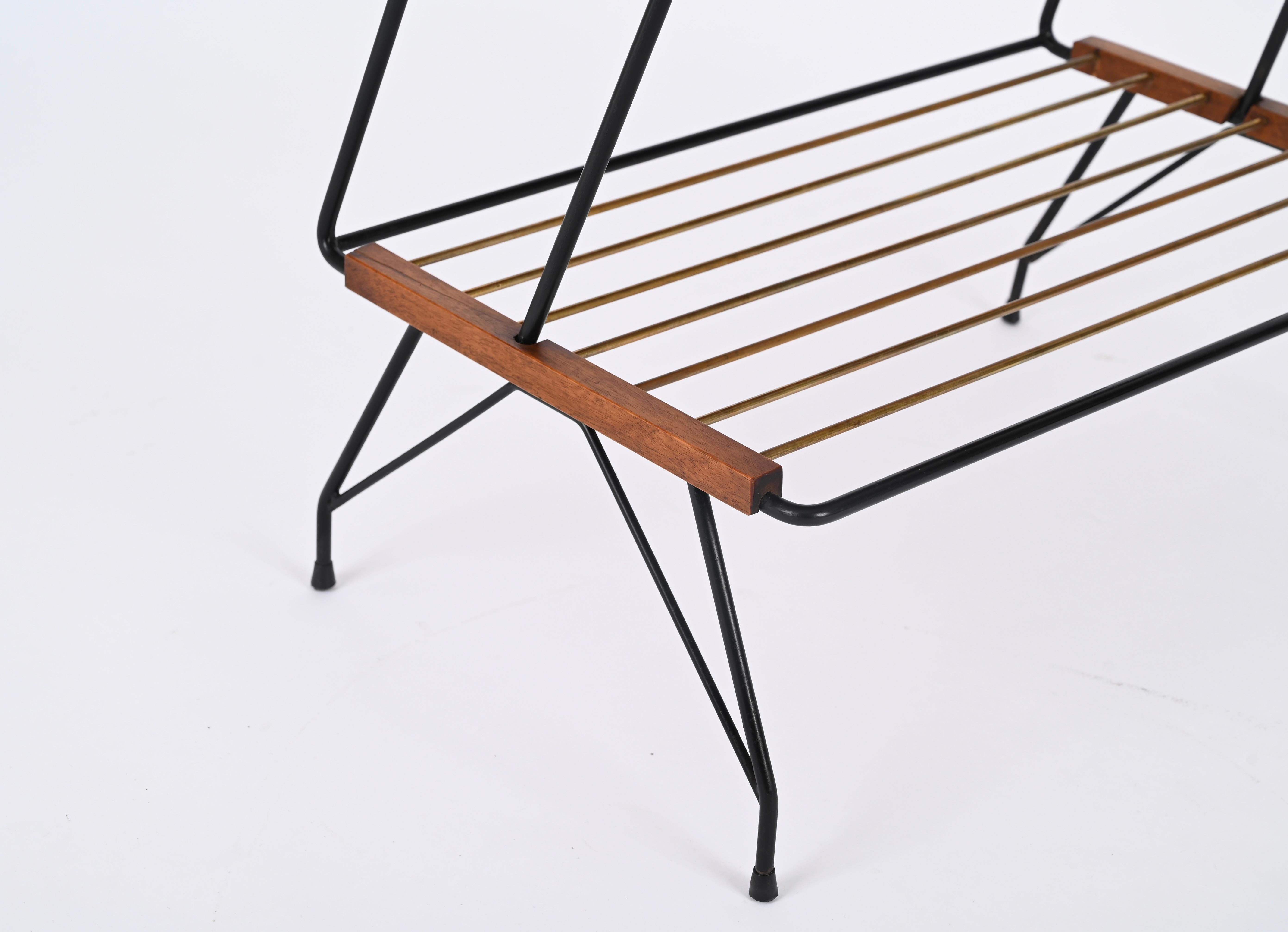 Italian Side or Coffee Table with Brass Magazine Rack by Mobili Pizzetti, 1950s For Sale 4