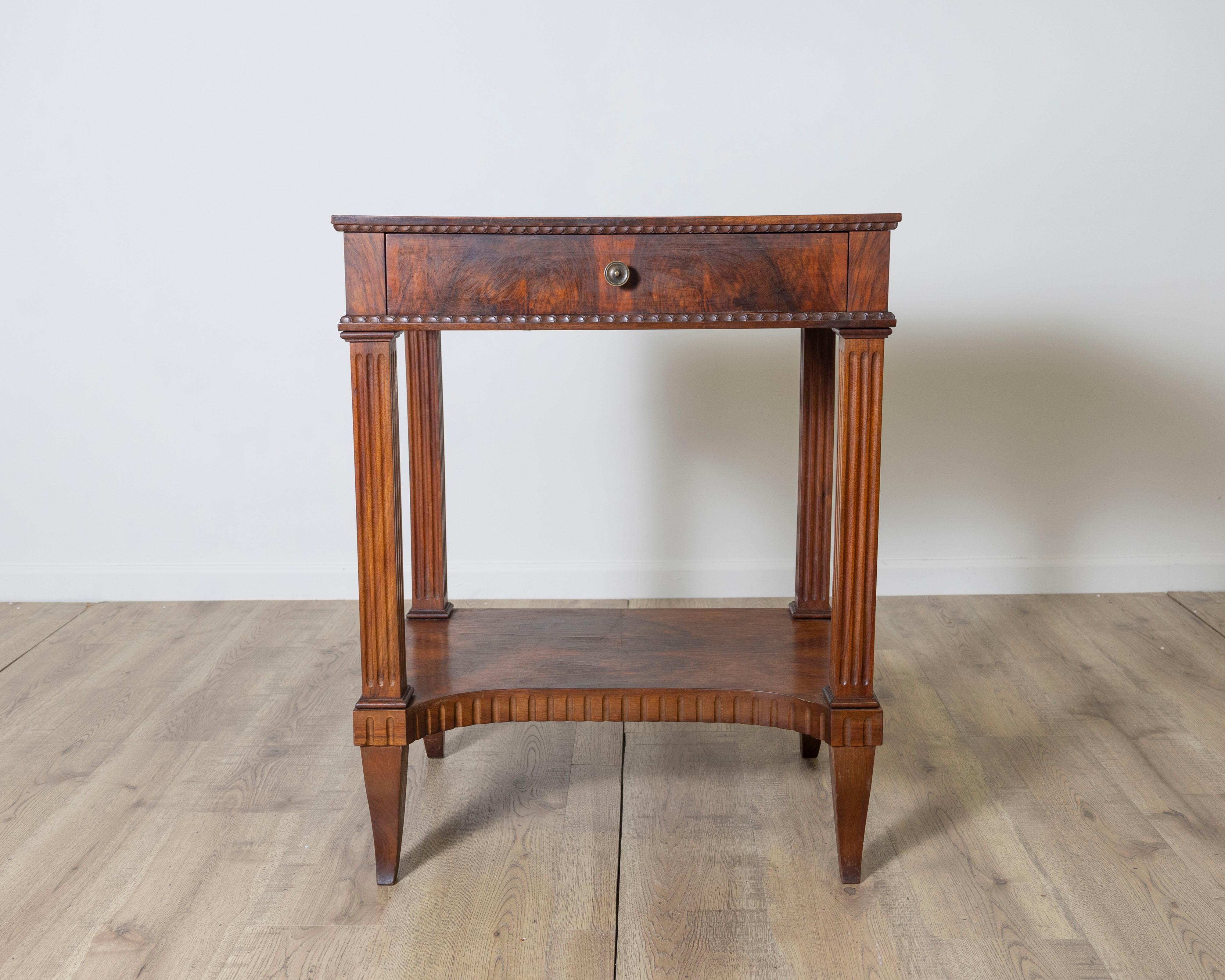 Italian Side Table im Zustand „Gut“ im Angebot in Atlanta, GA