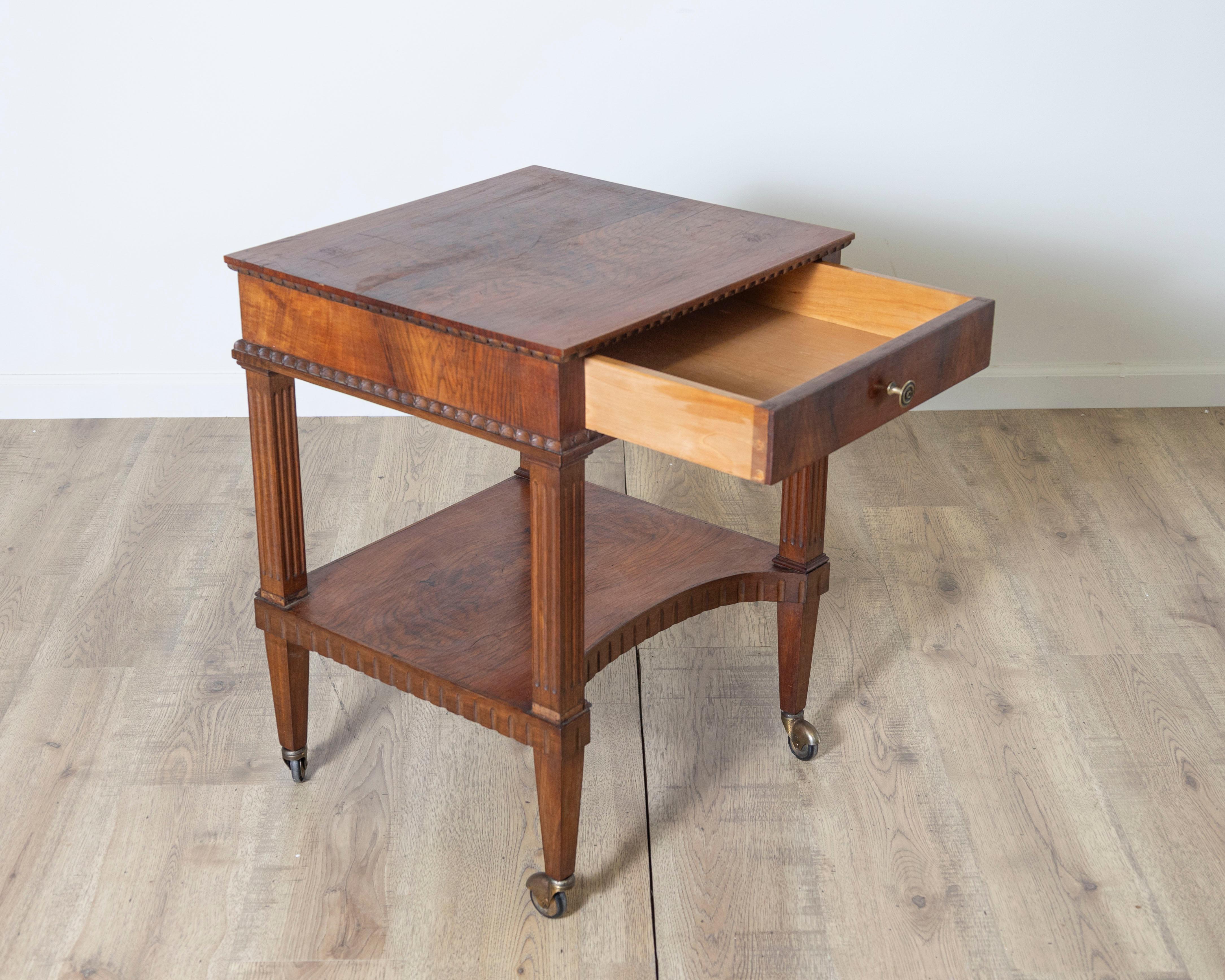 Italian Side Table (18. Jahrhundert und früher) im Angebot