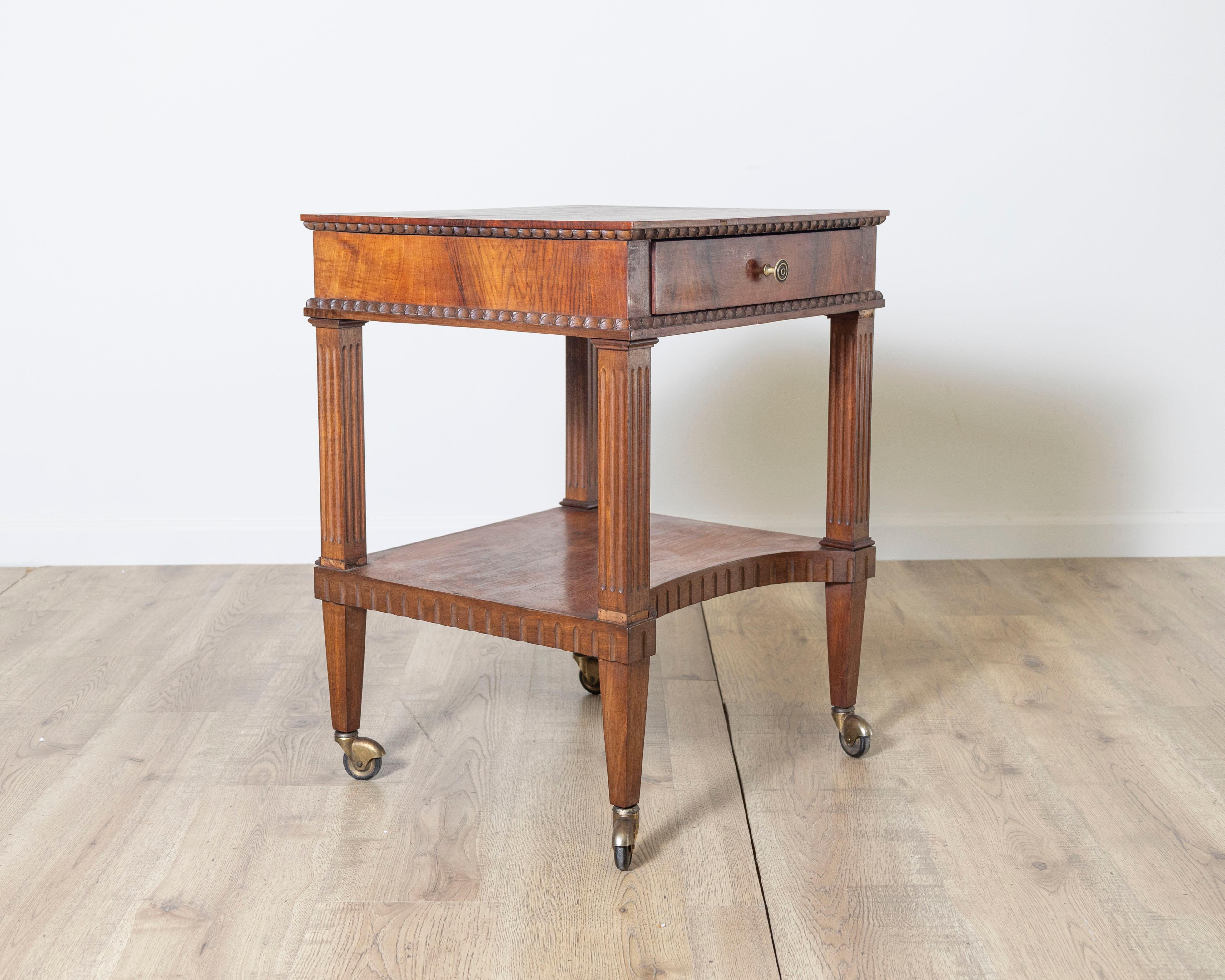 Italian Side Table im Angebot 1
