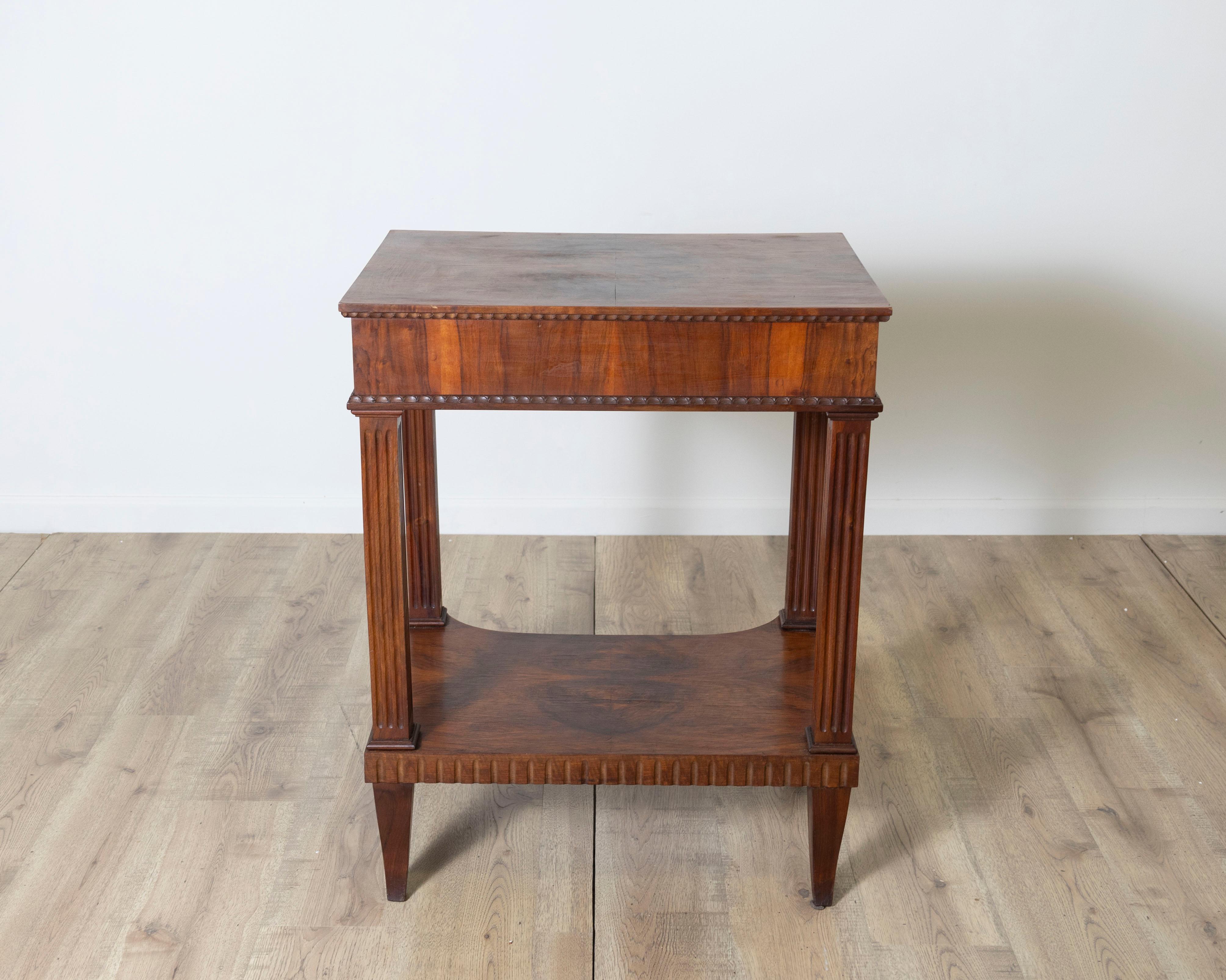 Italian Side Table im Angebot 3