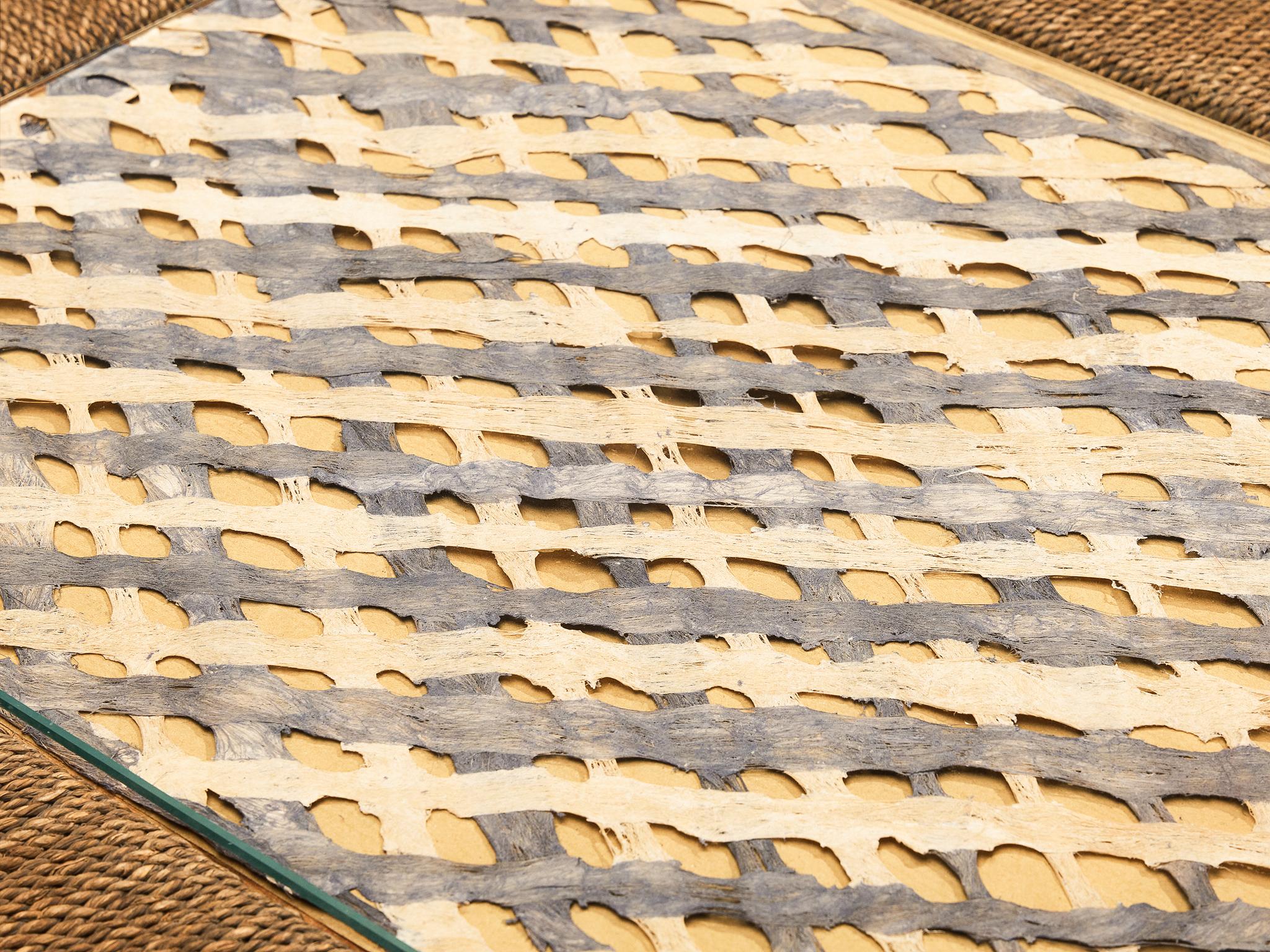 Mesa auxiliar italiana de paja trenzada con tapa de fibra de vidrio natural en Bueno estado para la venta en Waalwijk, NL