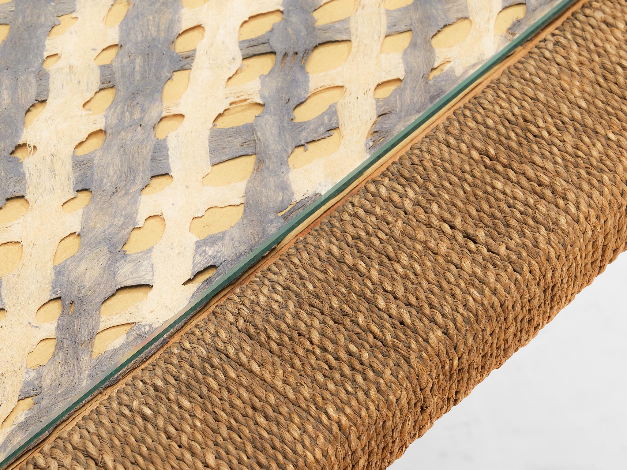 Mesa auxiliar italiana de paja trenzada con tapa de fibra de vidrio natural Fibra natural en venta