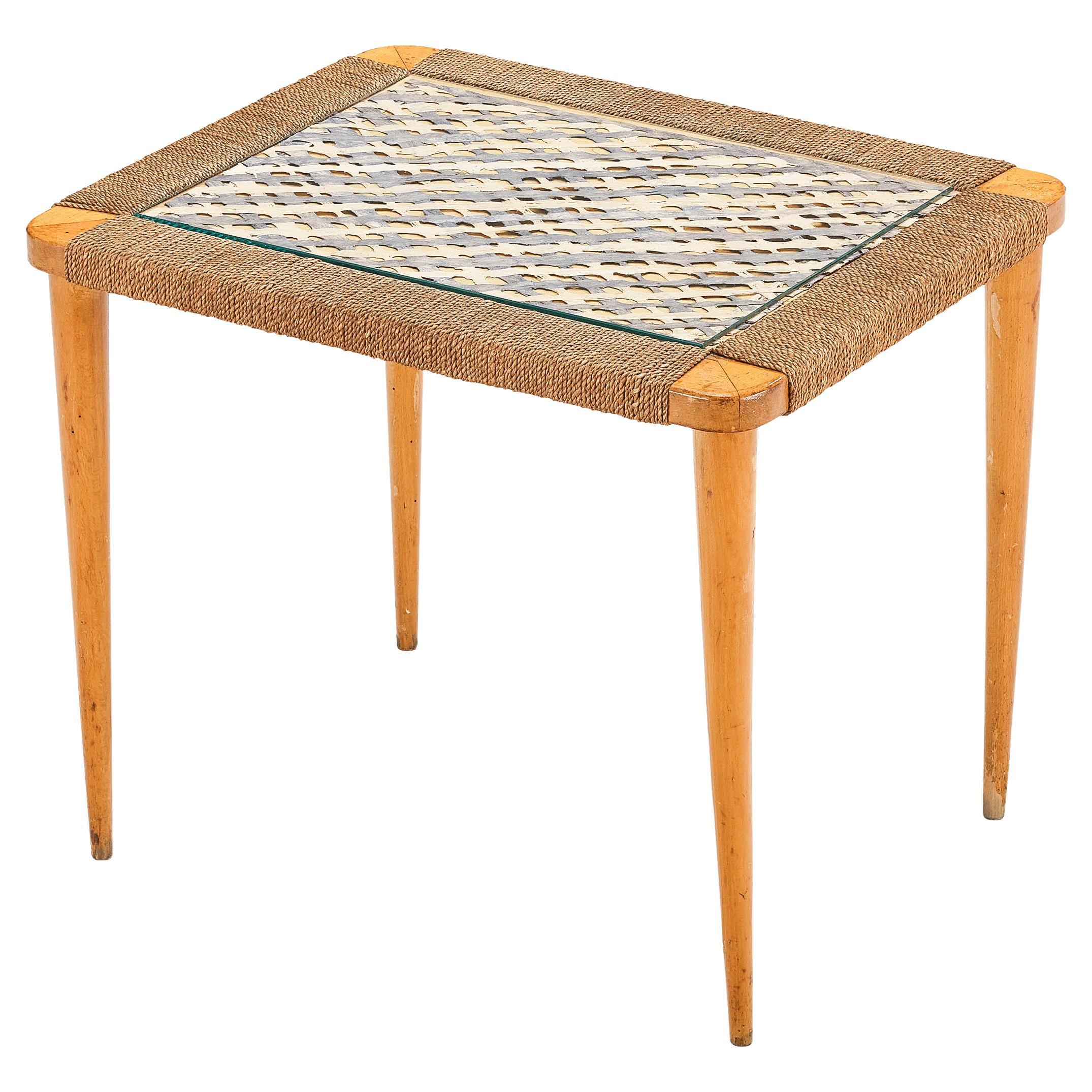 Mesa auxiliar italiana de paja trenzada con tapa de fibra de vidrio natural en venta