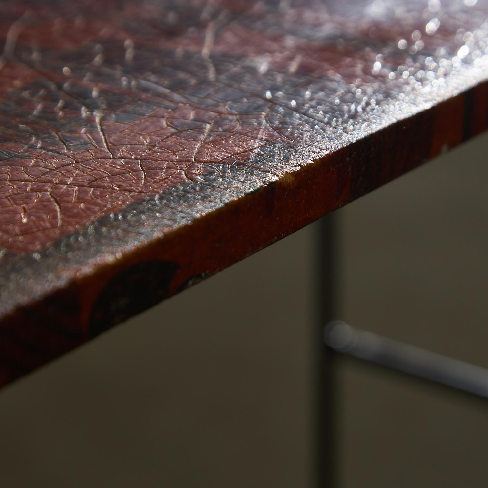 Table d'appoint italienne avec plateau en cuir unique, années 1970 en vente 5