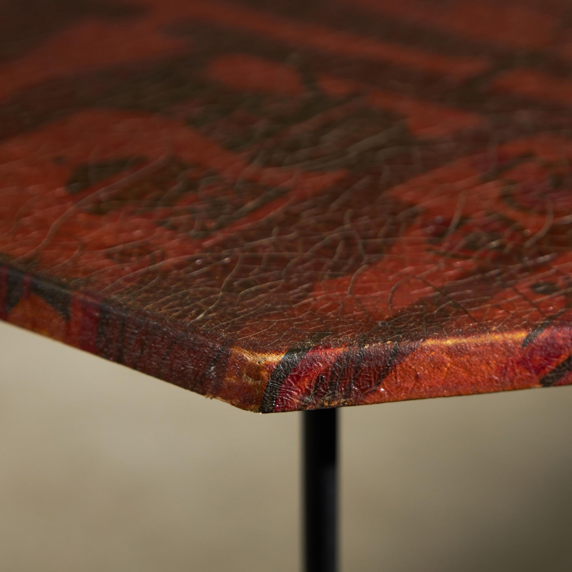 Table d'appoint italienne avec plateau en cuir unique, années 1970 en vente 8