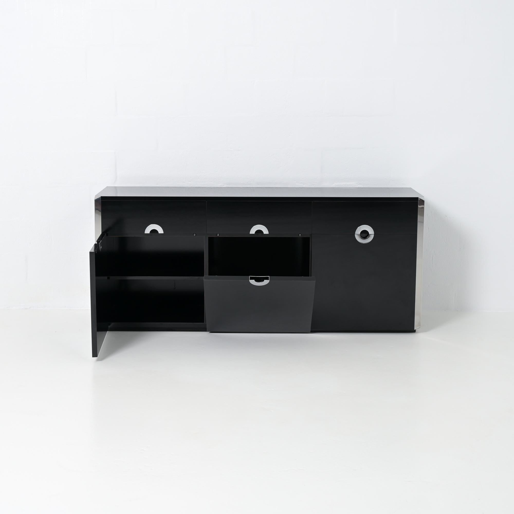 Late 20th Century Italian Sideboard Alveo by Willy Rizzo for Mario Sabot For Sale