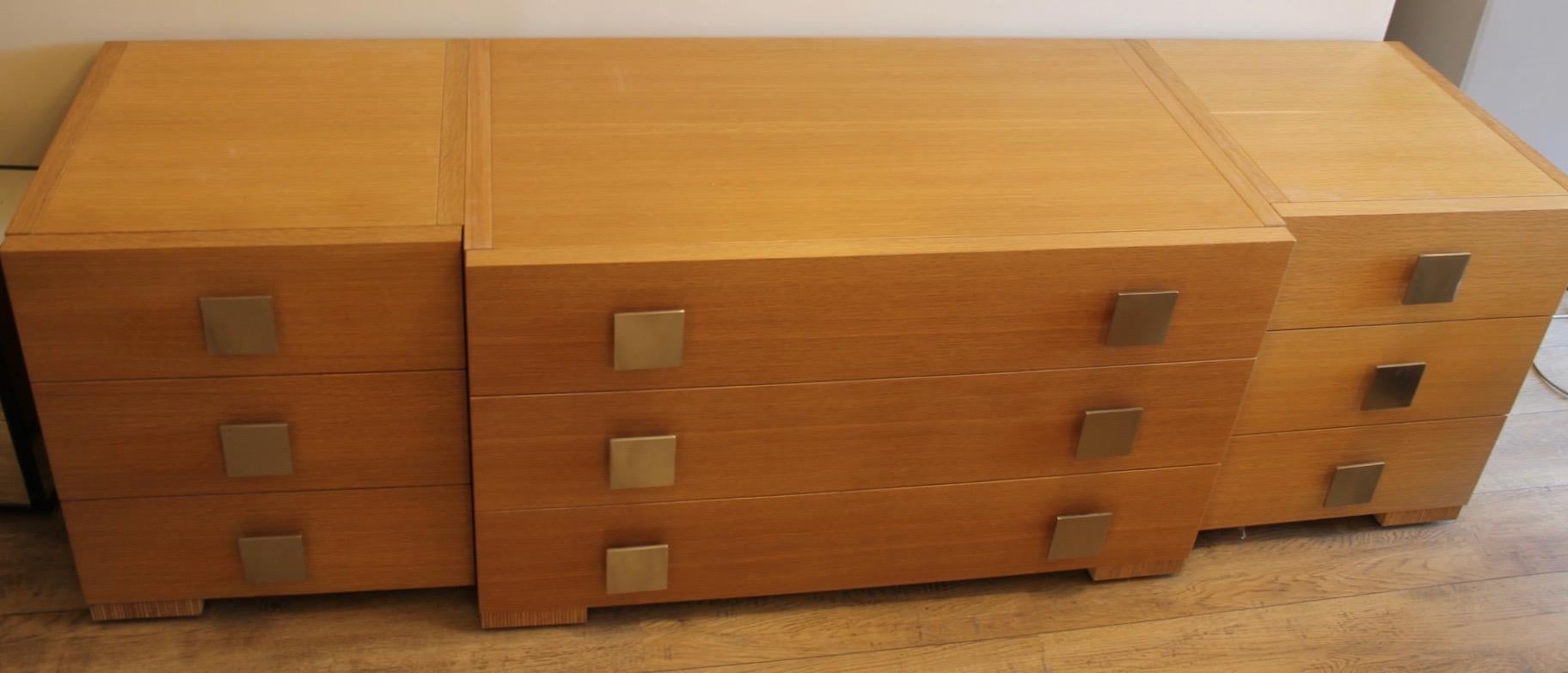 Convenient sideboard very beautifully made in Ash veneer with a 3 cm thick travertine top. 9 drawers on the front with 6 metal handles.
It’s a sideboard that goes very well in a living room or bedroom.
It is of high quality Italian manufacturing