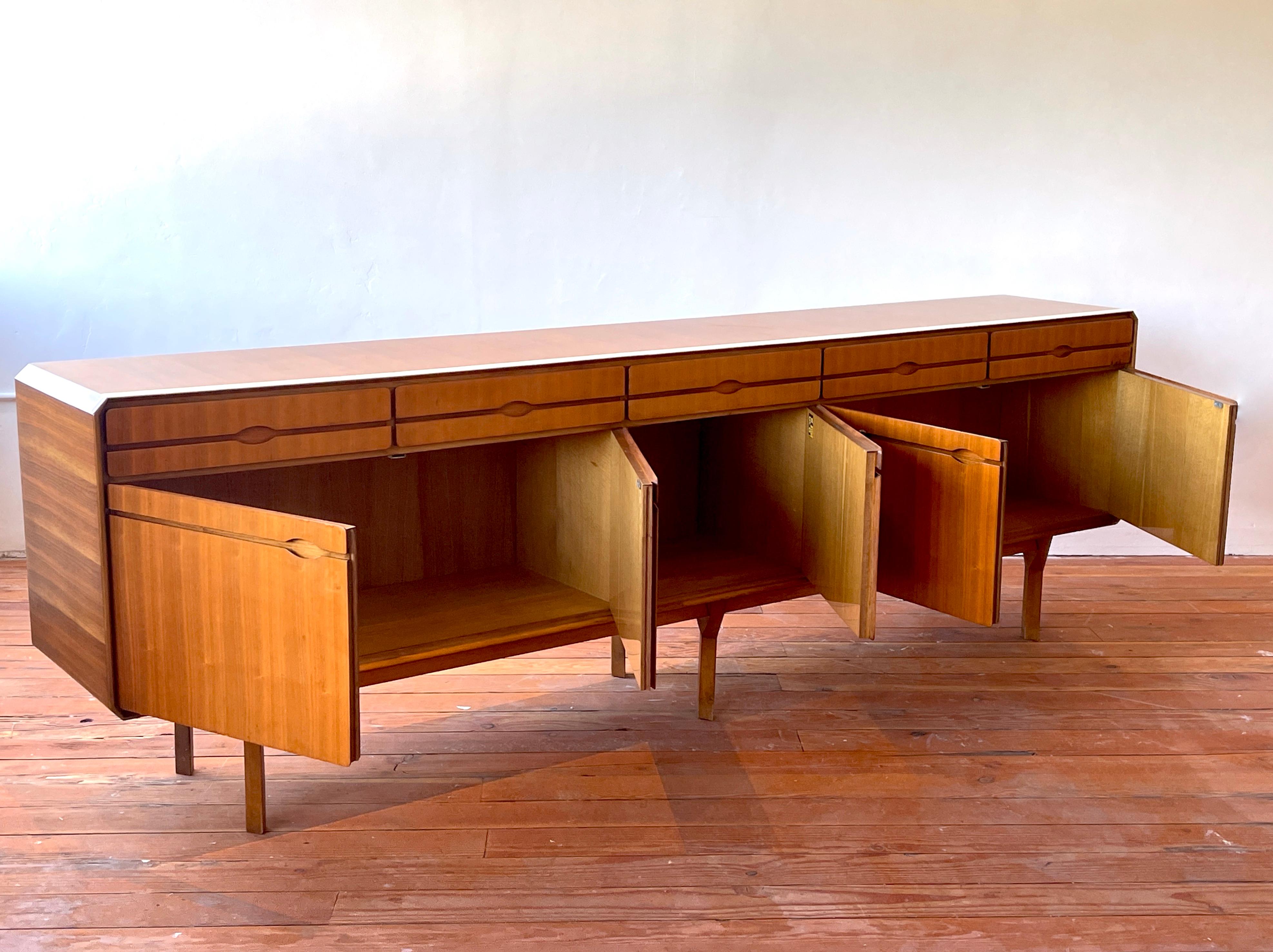 Italian Sideboard attributed by La Permanente Mobili Cantù 5