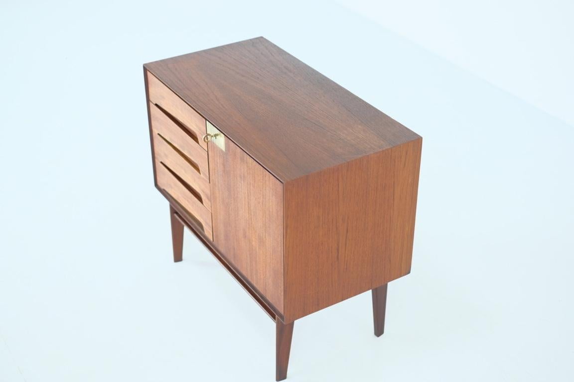 Italian sideboard by Edmondo Palutari for Vittorio Dassi - 1950s In Good Condition In Uccle, BE