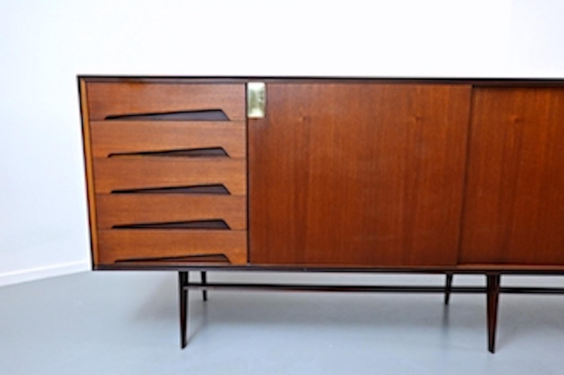 Italian Mid-Century Modern Sideboard by Vittorio Dassi, 1950s im Zustand „Gut“ in Brussels, BE