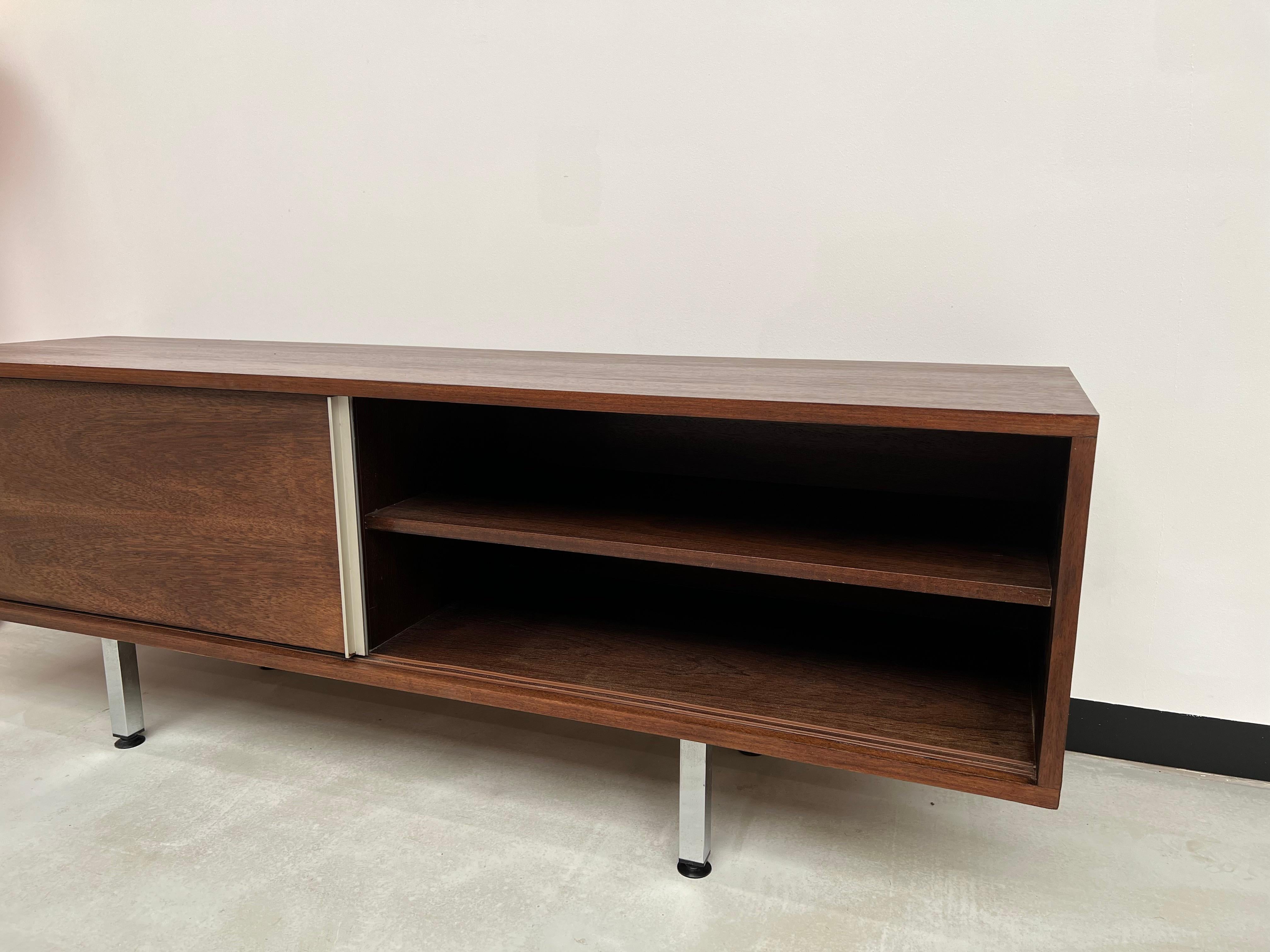 Italian sideboard from the 70s in rosewood For Sale 5
