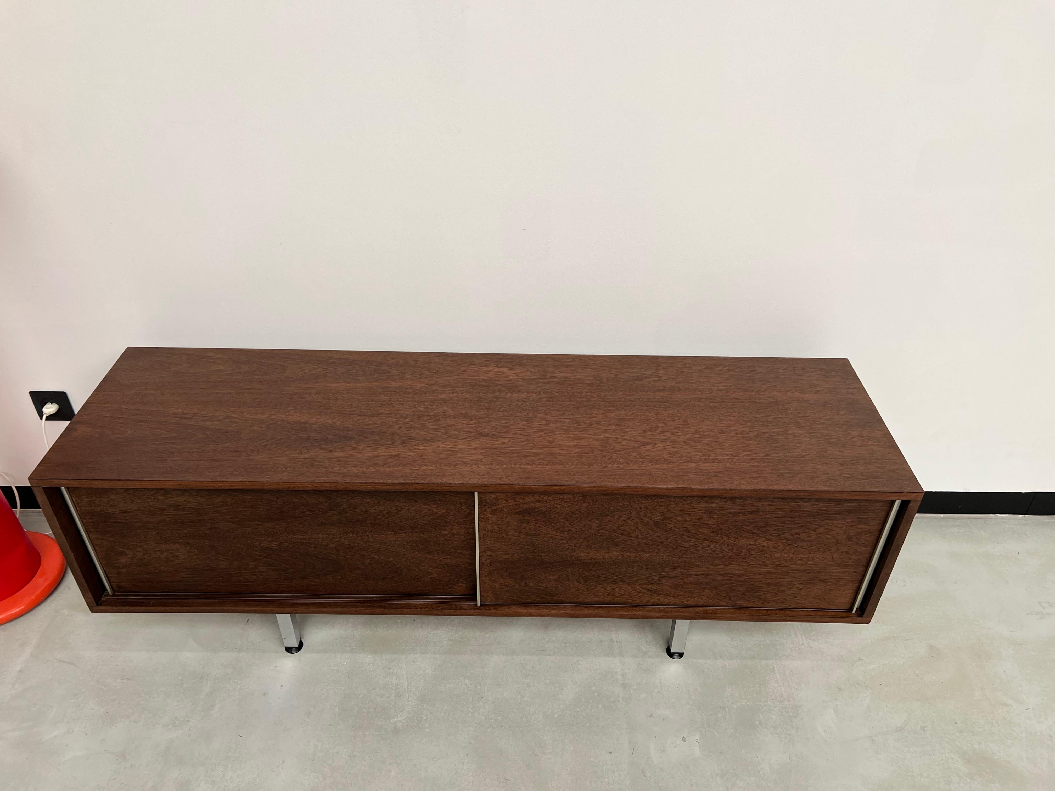 Italian sideboard from the 70s in rosewood For Sale 9