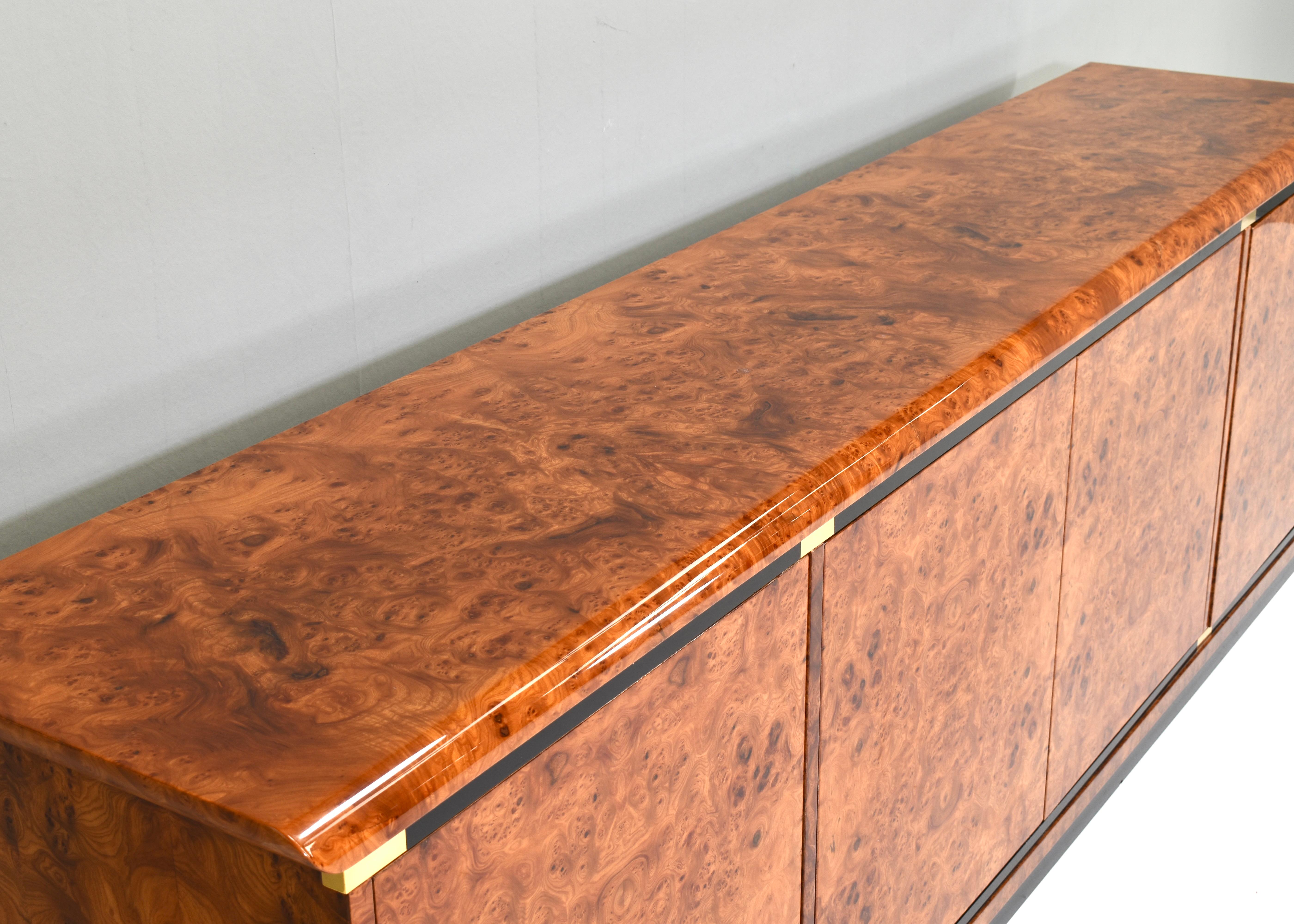 Credenza italiana in legno di radica e dettagli in ottone di Glam Furniture Italy, anni '70 in vendita 3