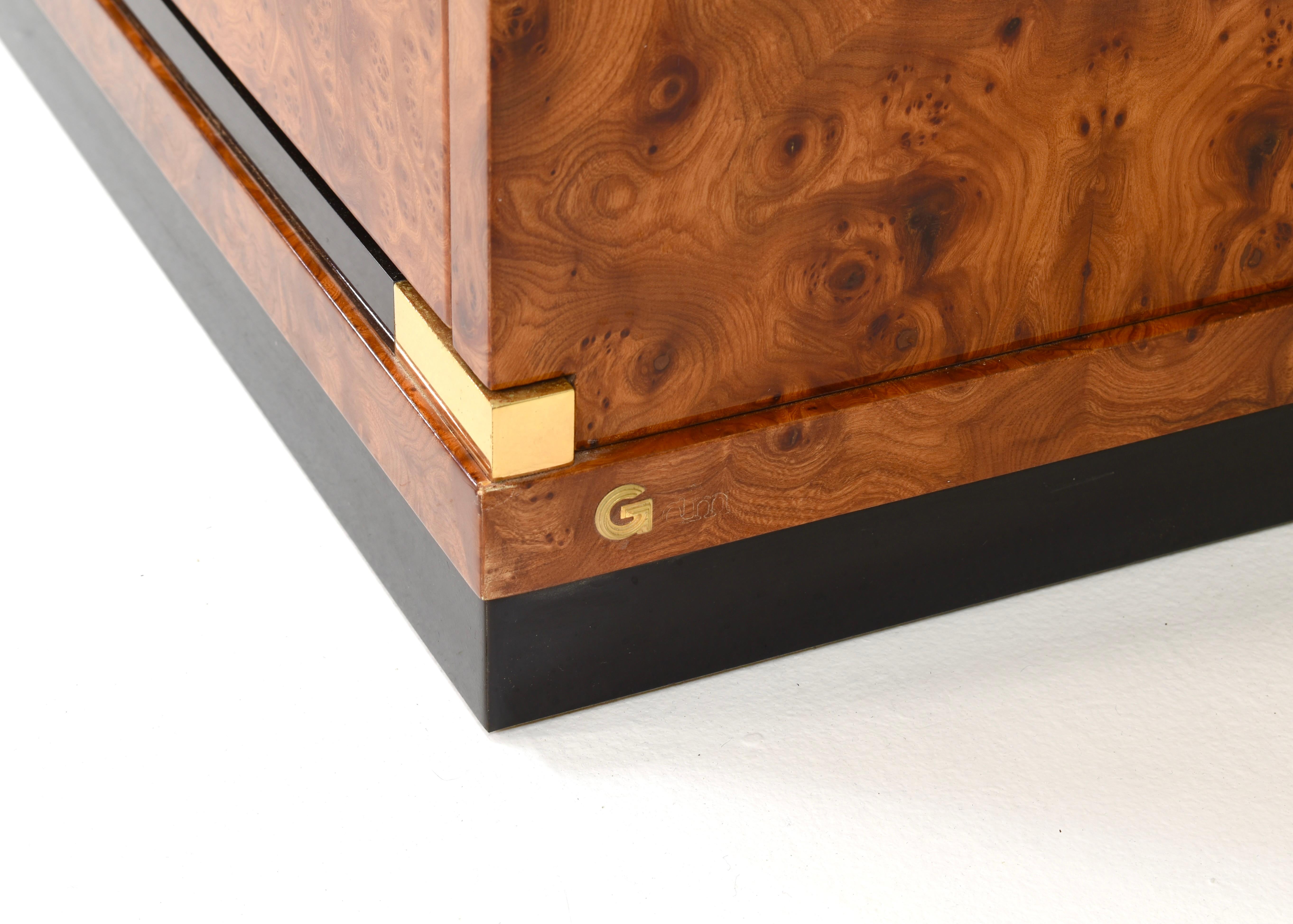 Credenza italiana in legno di radica e dettagli in ottone di Glam Furniture Italy, anni '70 in vendita 7