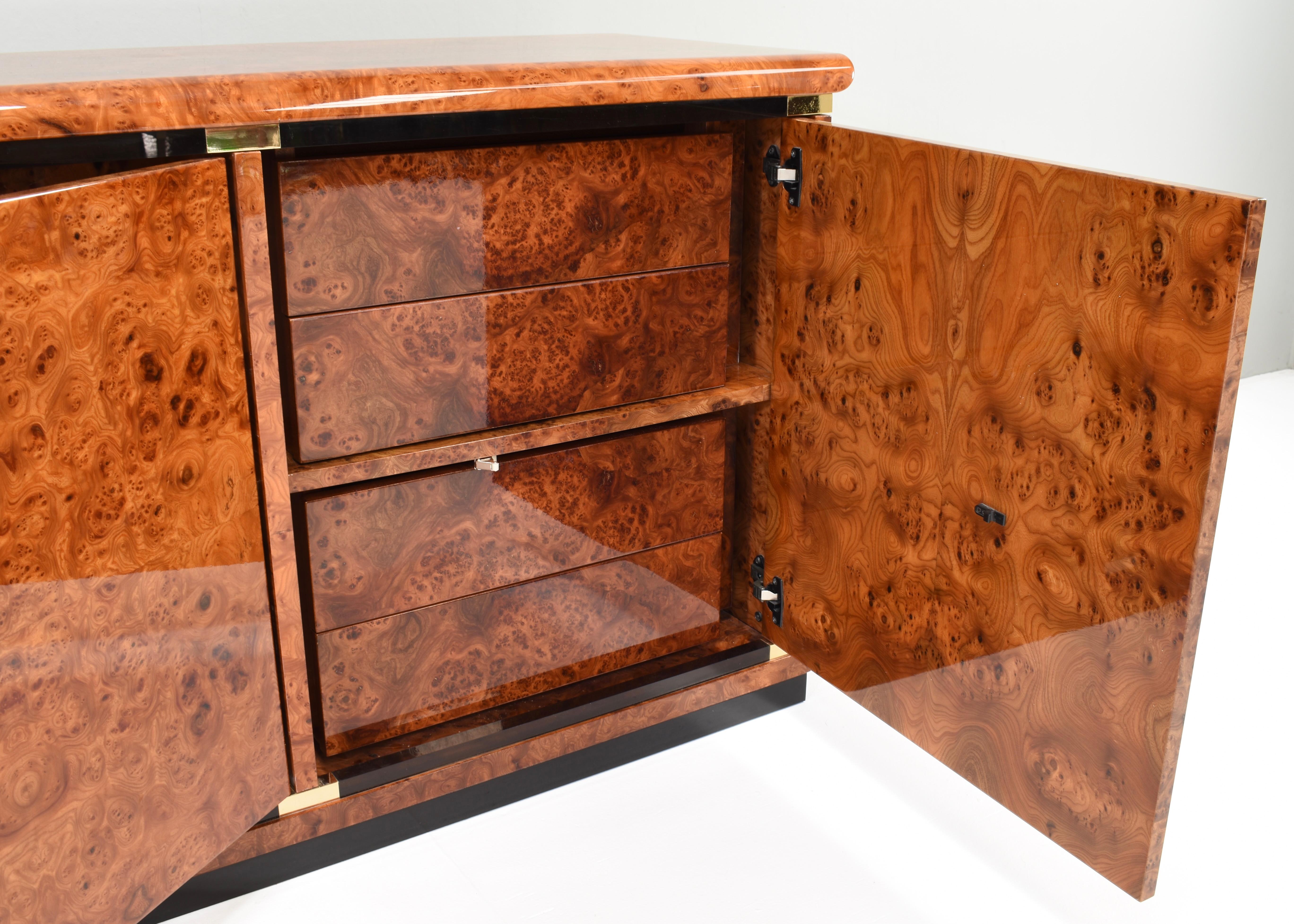 Credenza italiana in legno di radica e dettagli in ottone di Glam Furniture Italy, anni '70 in vendita 8