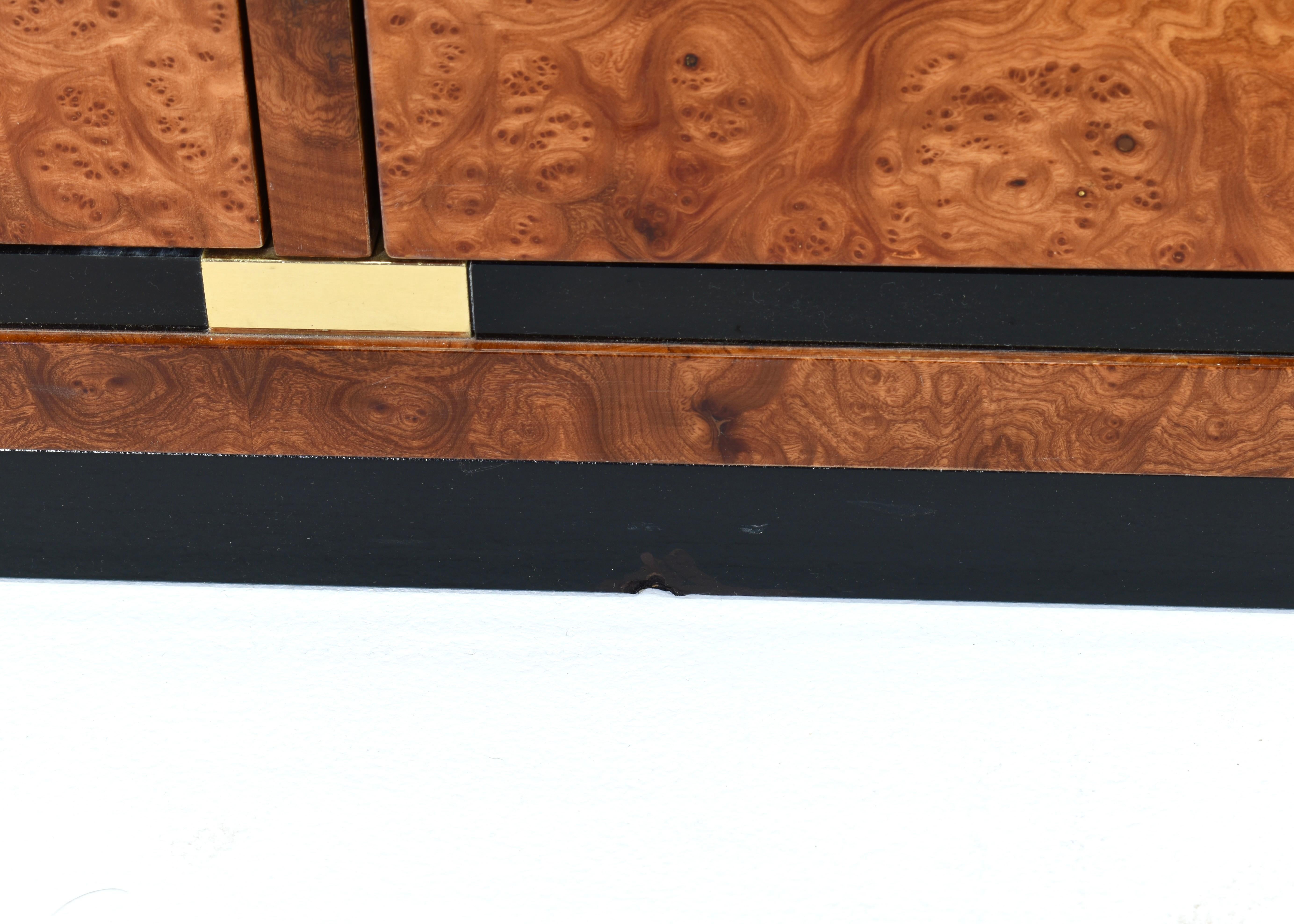 Credenza italiana in legno di radica e dettagli in ottone di Glam Furniture Italy, anni '70 in vendita 10