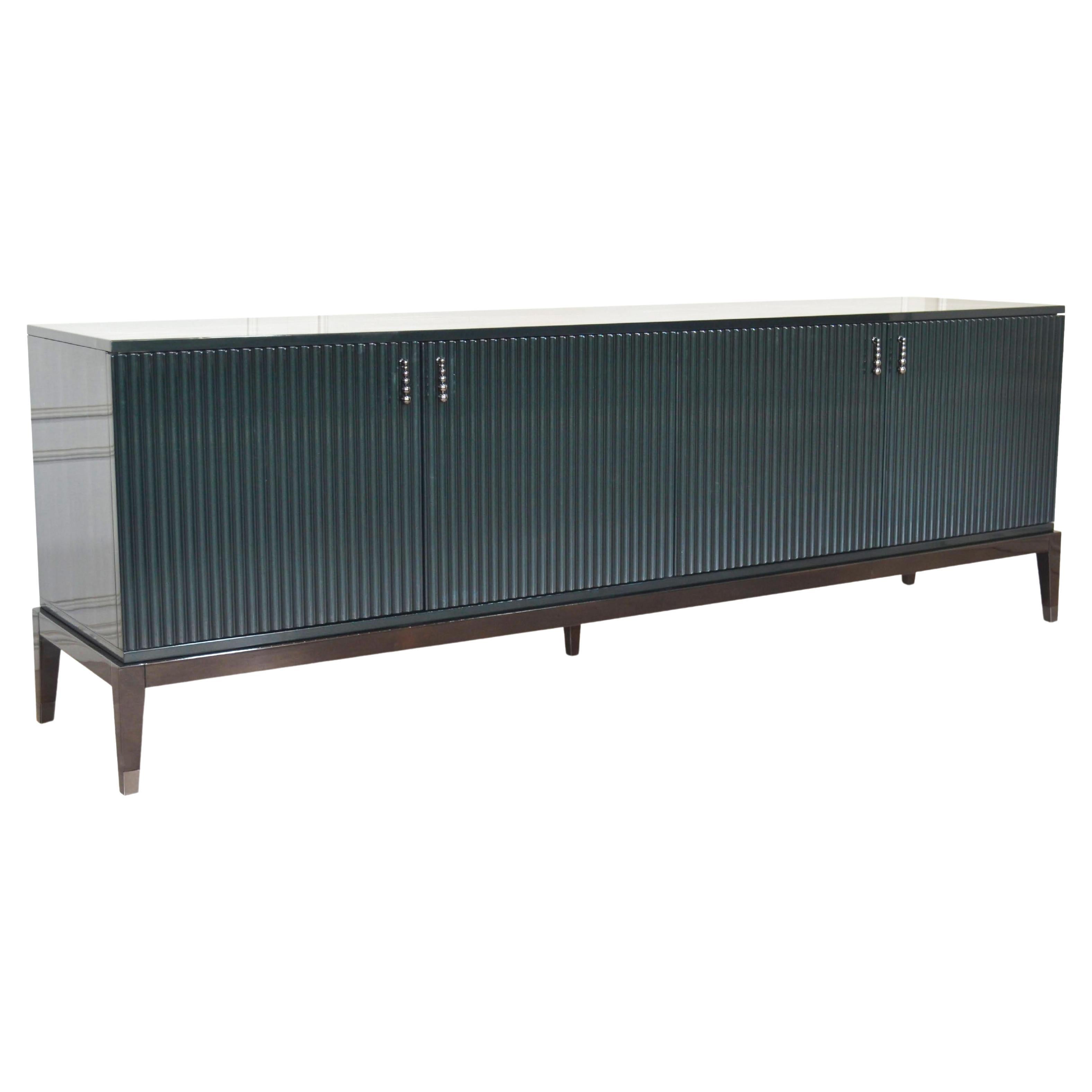 Italian Sideboard in Glossy Green Smarald Lacquered with Four Doors For Sale