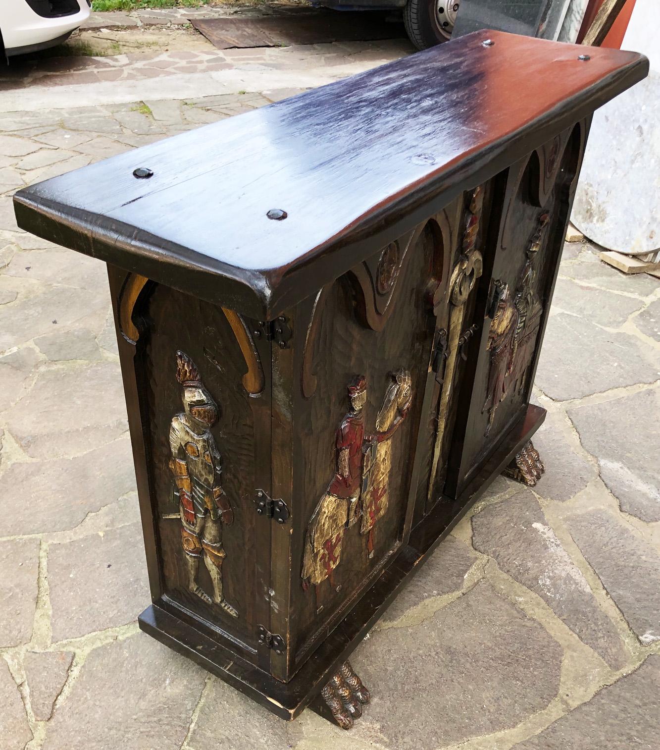 Italian Sideboard in Hand Carved and Painted Fir 6
