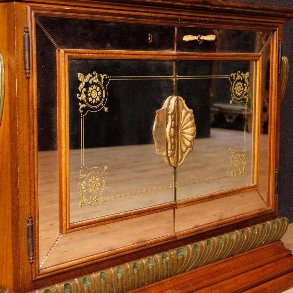 Gilt Italian Sideboard in Lacquered and Gilded Wood with Mirrors in Art Deco Style