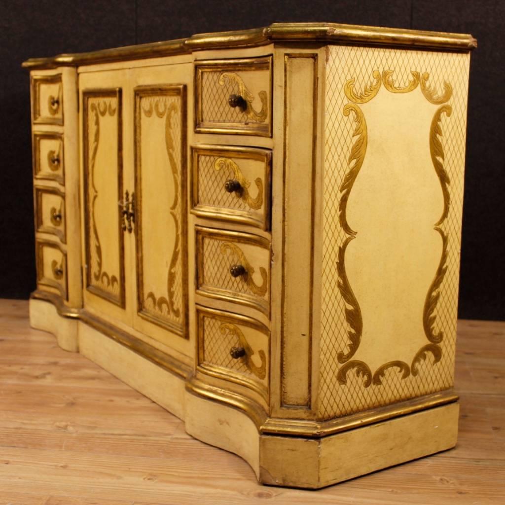 Italian Sideboard in Lacquered and Giltwood from 20th Century In Good Condition In Vicoforte, Piedmont
