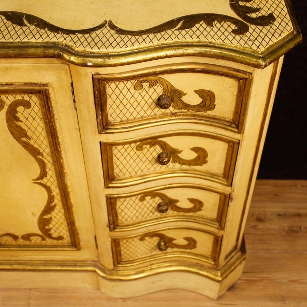 Italian Sideboard in Lacquered and Giltwood from 20th Century 4