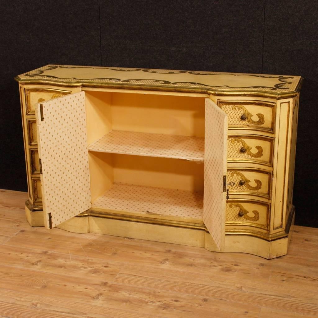 Italian Sideboard in Lacquered and Giltwood from 20th Century 5