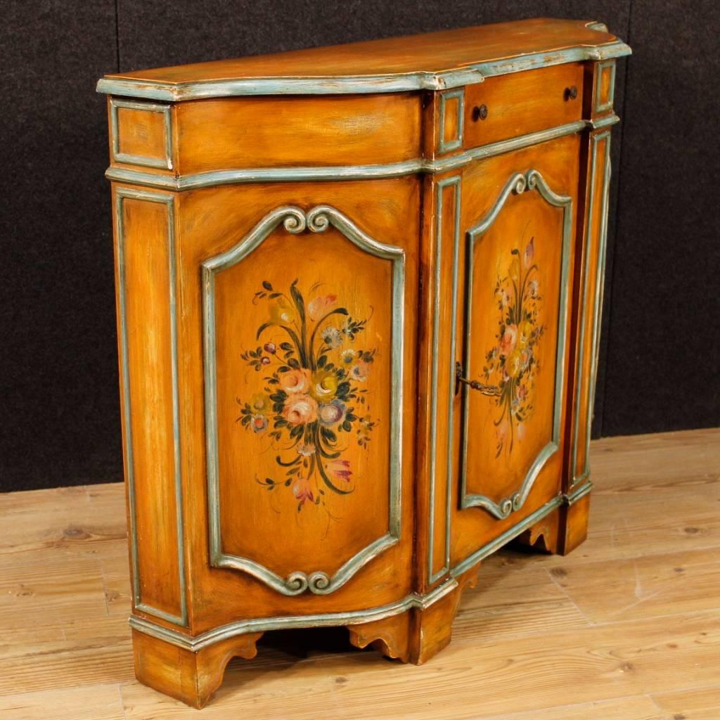 Italian Sideboard in Painted Wood with Floral Decorations from 20th Century 1