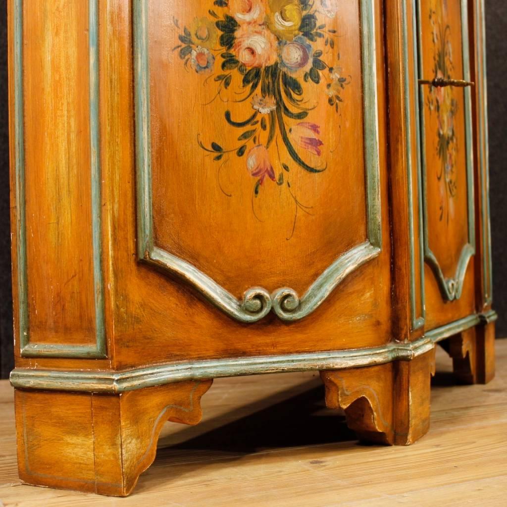 Italian Sideboard in Painted Wood with Floral Decorations from 20th Century 2