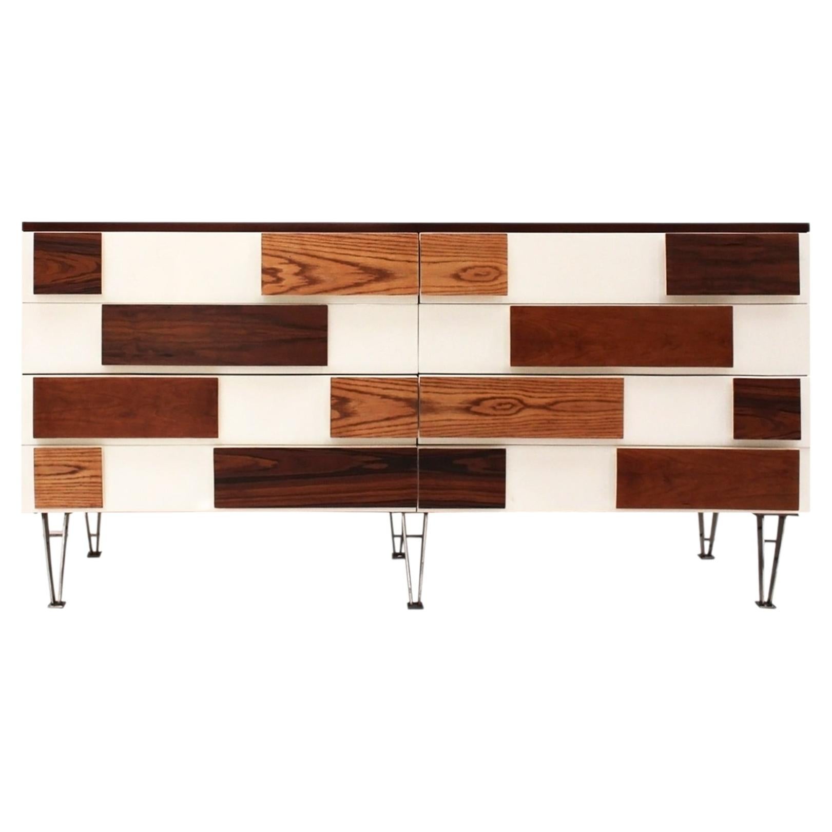 Mid-Century Walnut And Sleek White Lacquer 8 Drawers Italian Sideboard, 1950s