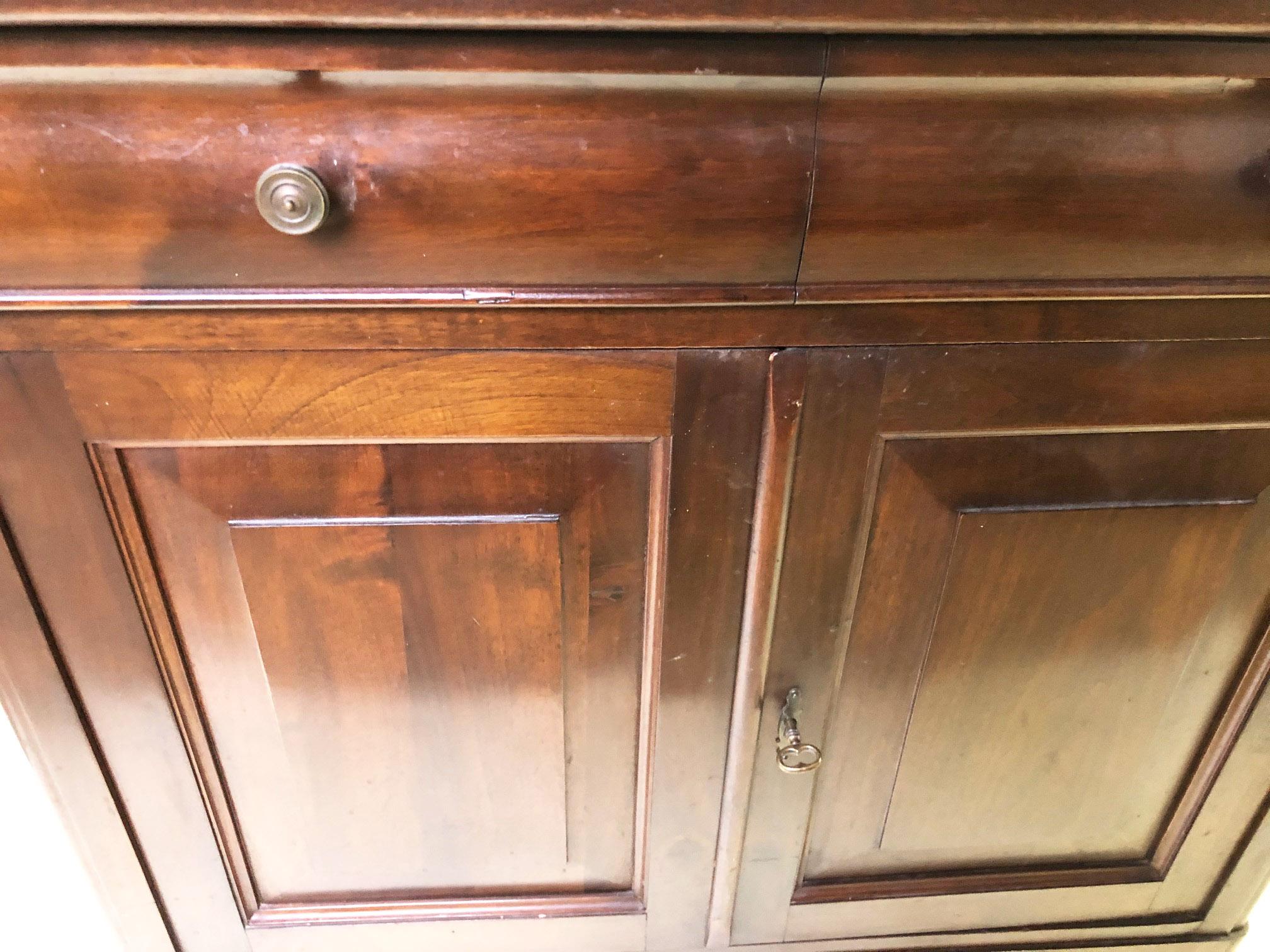 Italian Sideboard in Walnut and Fir from 1970 In Good Condition In Buggiano, IT