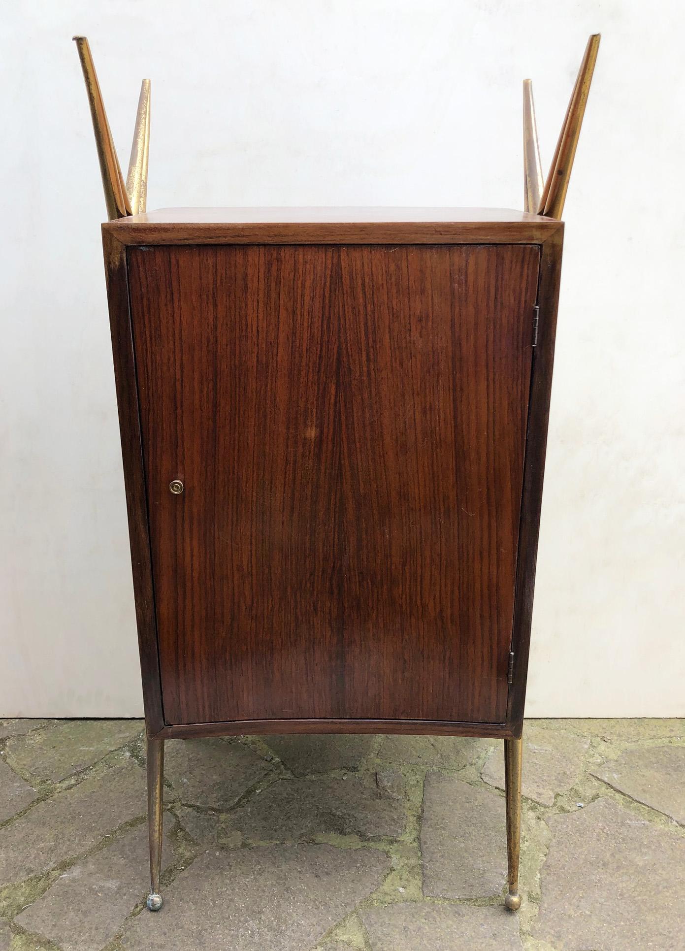 Italian Sideboard Marine Style Walnut Original 1950 Special Design Brass In Good Condition For Sale In Buggiano, IT