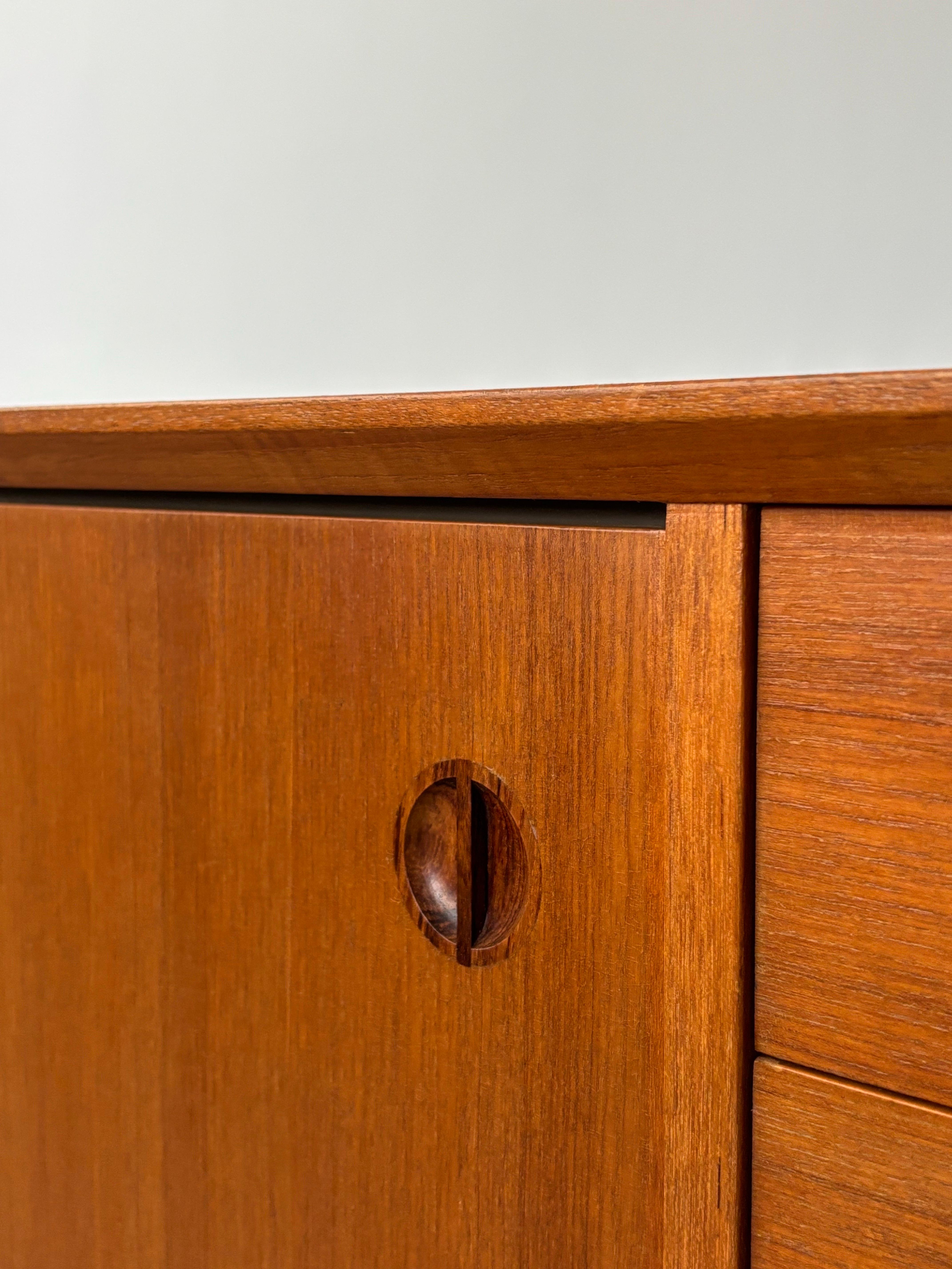 Italian sideboard “Monika” by George Coslin for Faram, designed in the 1960s For Sale 6