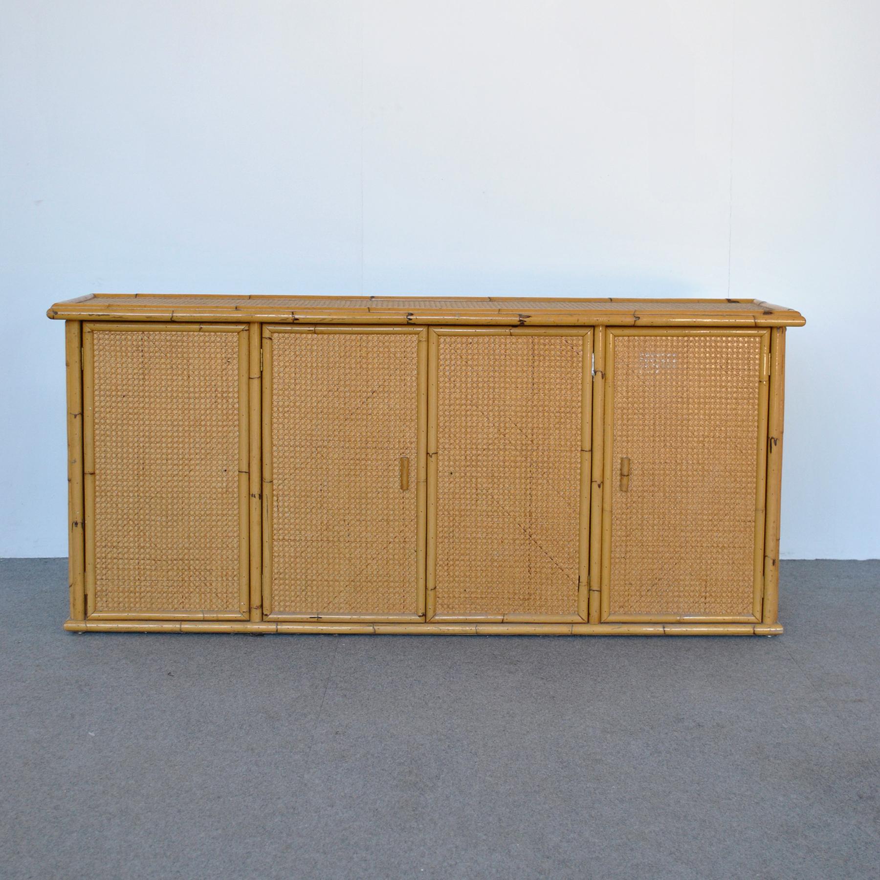 Sideboard wicker sideboard with 4-door bamboo profiles from the late 1960s.