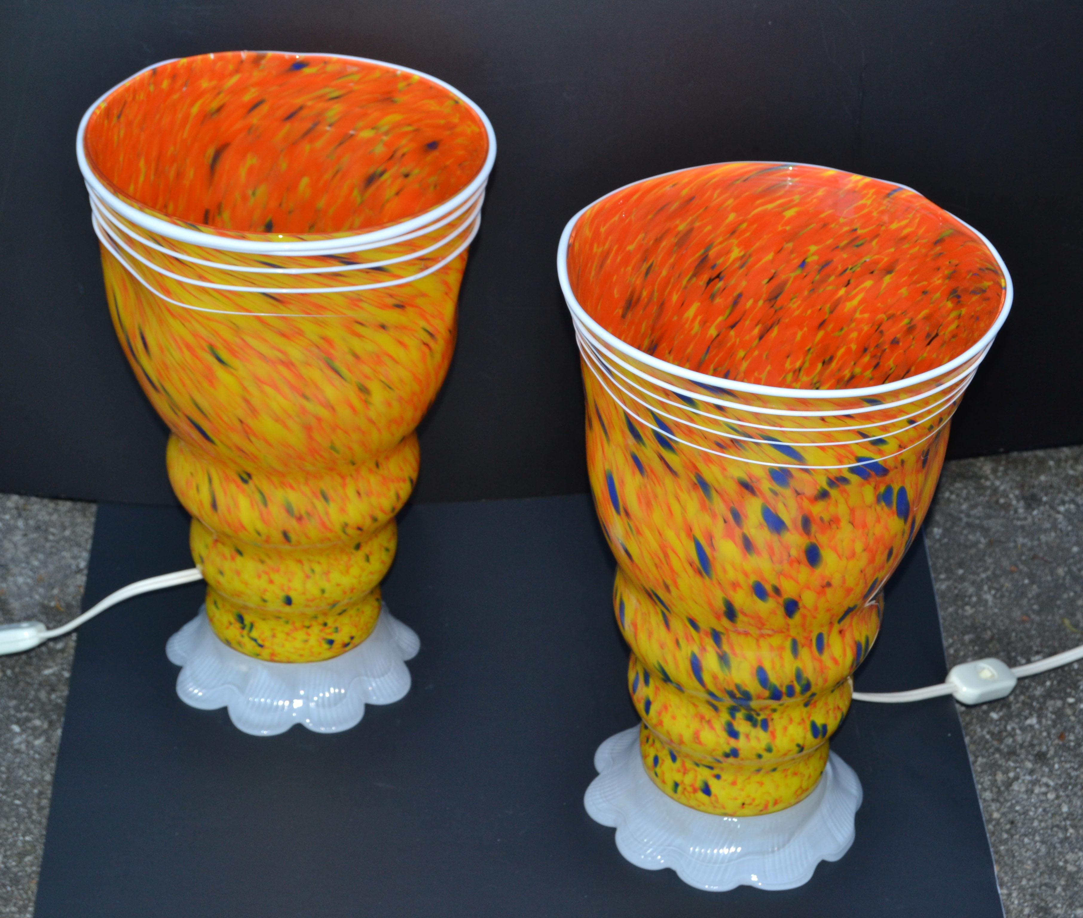 Verre brun Paire de lampes de bureau italiennes en verre de Murano soufflé orange des années 80, signées Barovier & Toso en vente