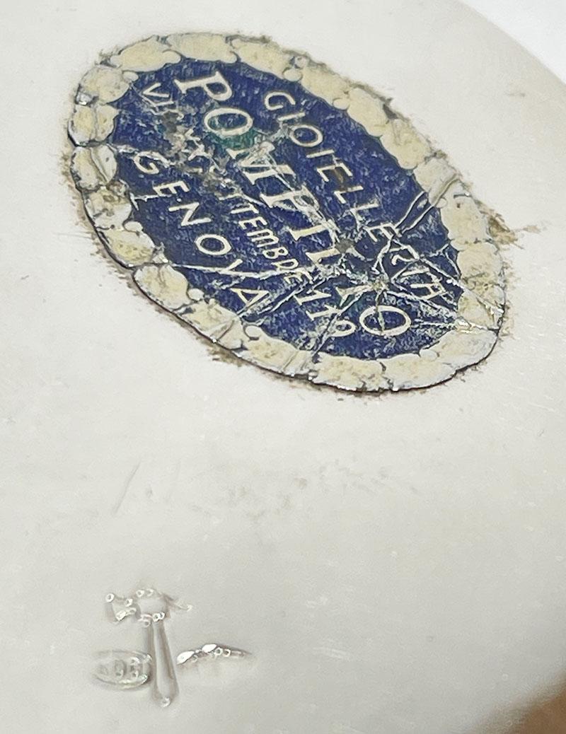 Caja de plata italiana levantada, años 70 siglo XX en venta