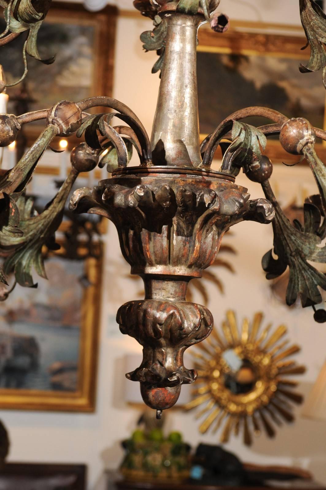 Italian Silver Gilt and Painted Tole 12-Light Chandelier from the Tuscany Region 5