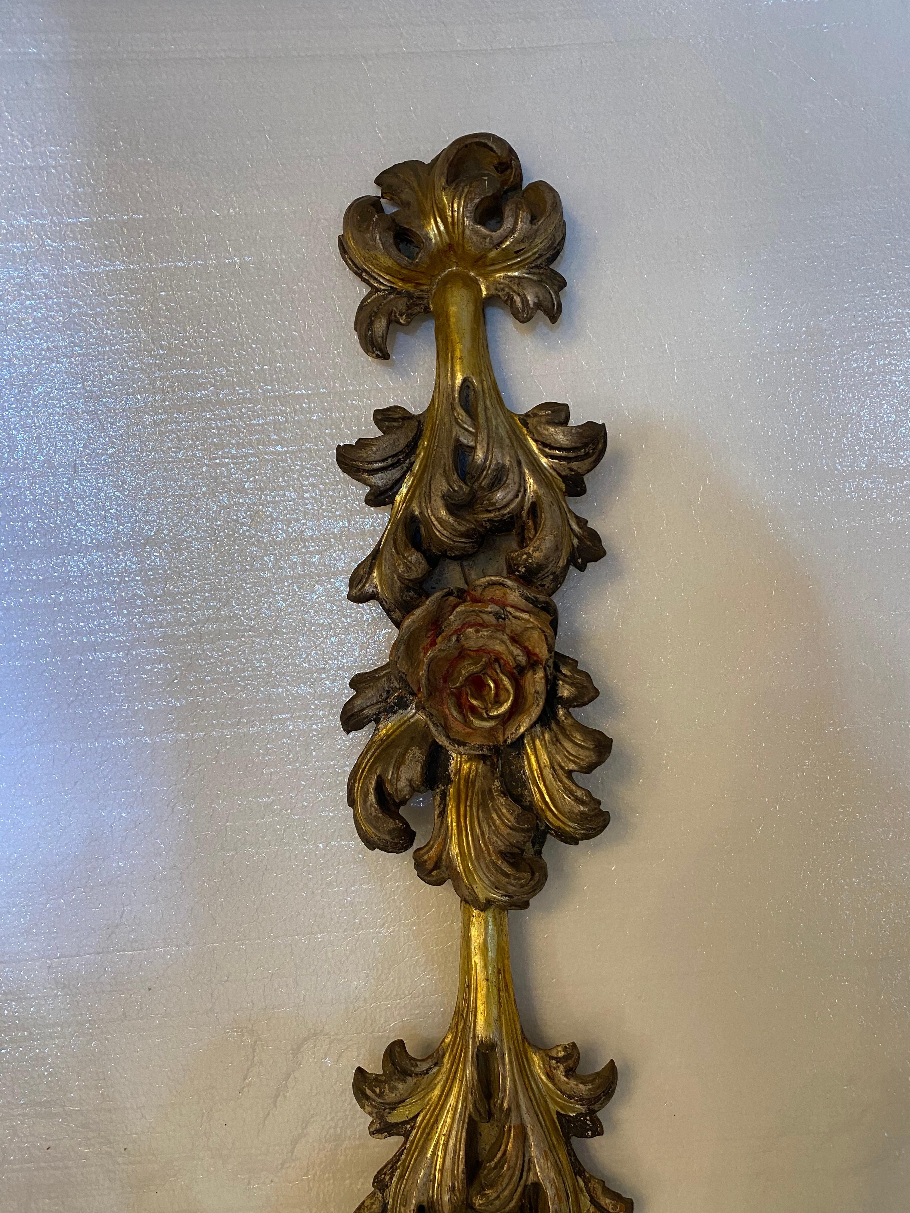 Italian Silver Gilt Wood Pair of Sconces In Good Condition For Sale In Dallas, TX
