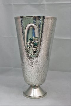 Vase à fleurs italien en argent martelé Art Deco Milan, années 1950