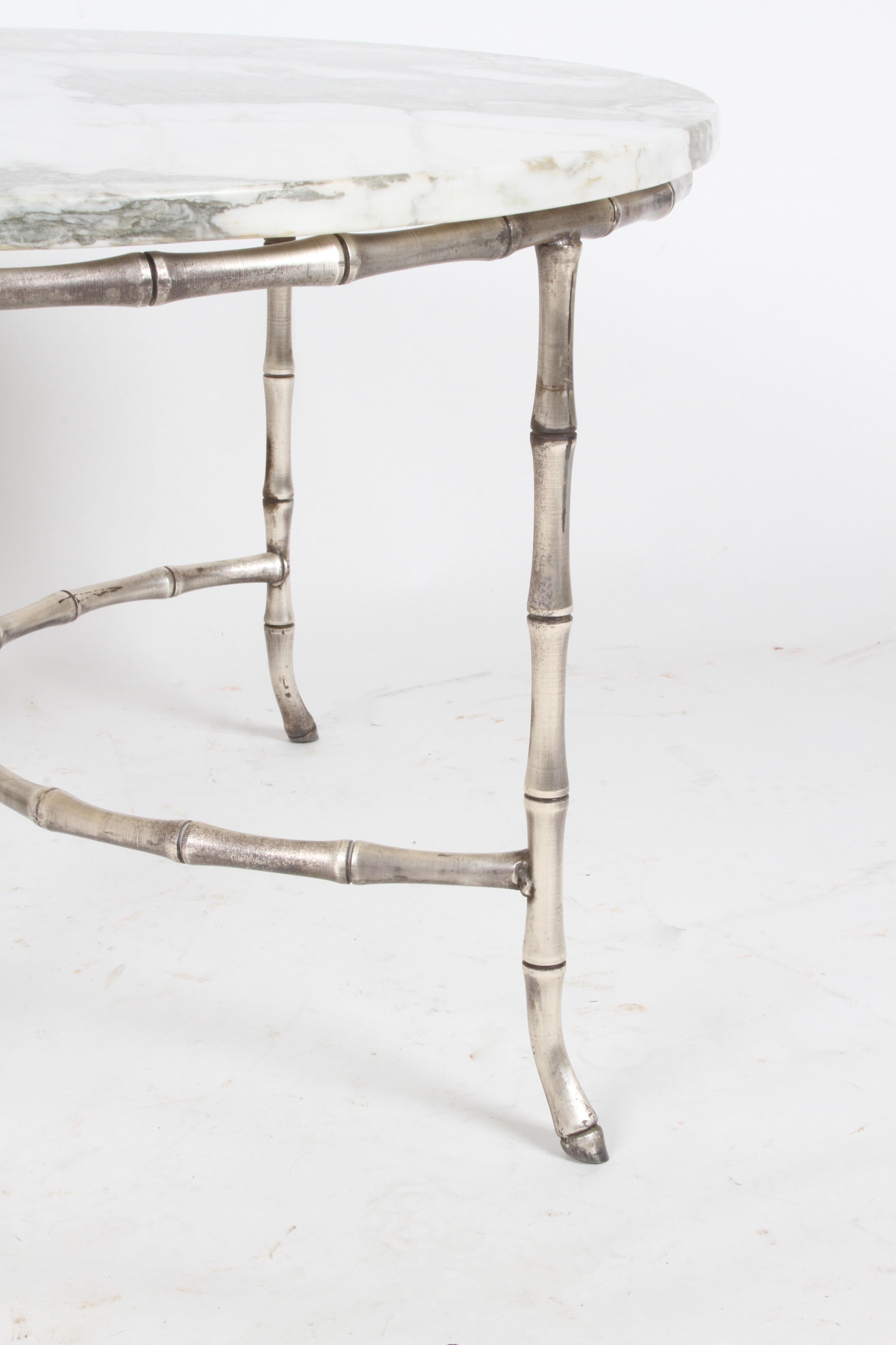 Plaqué Table basse ou d’appoint italienne plaquée argent imitation bambou avec plateau en marbre en vente