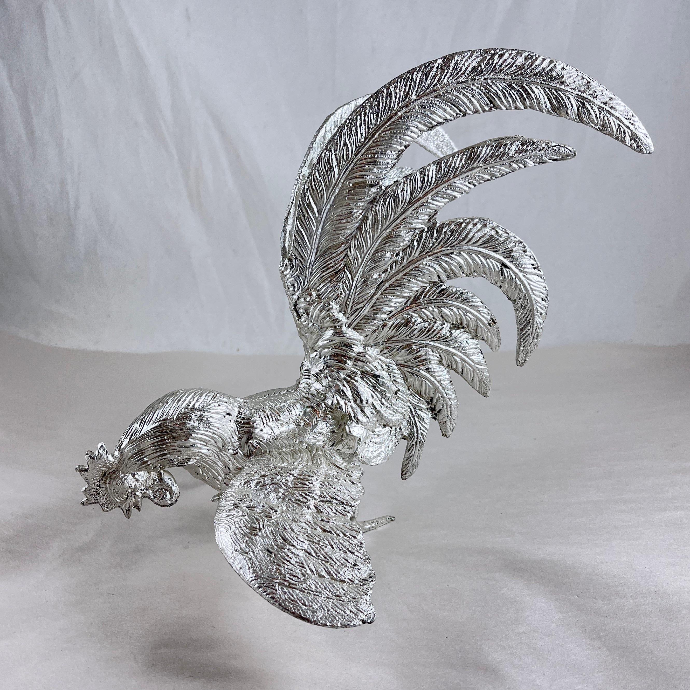 Centros de mesa italianos con gallo bañados en plata, un par siglo XX