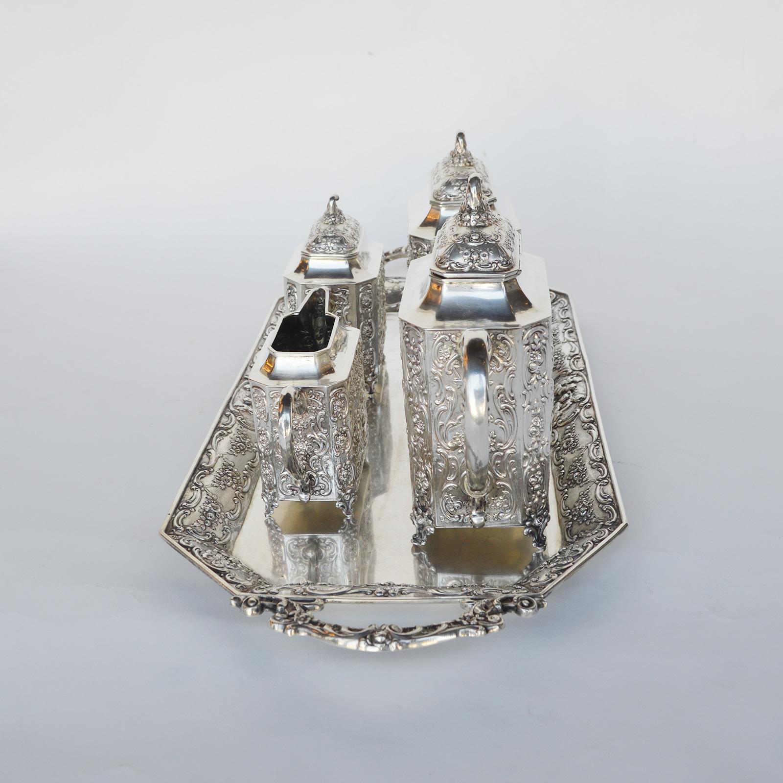 Italian Silver Tea Set, Late 19th Century In Excellent Condition For Sale In Los Angeles, CA