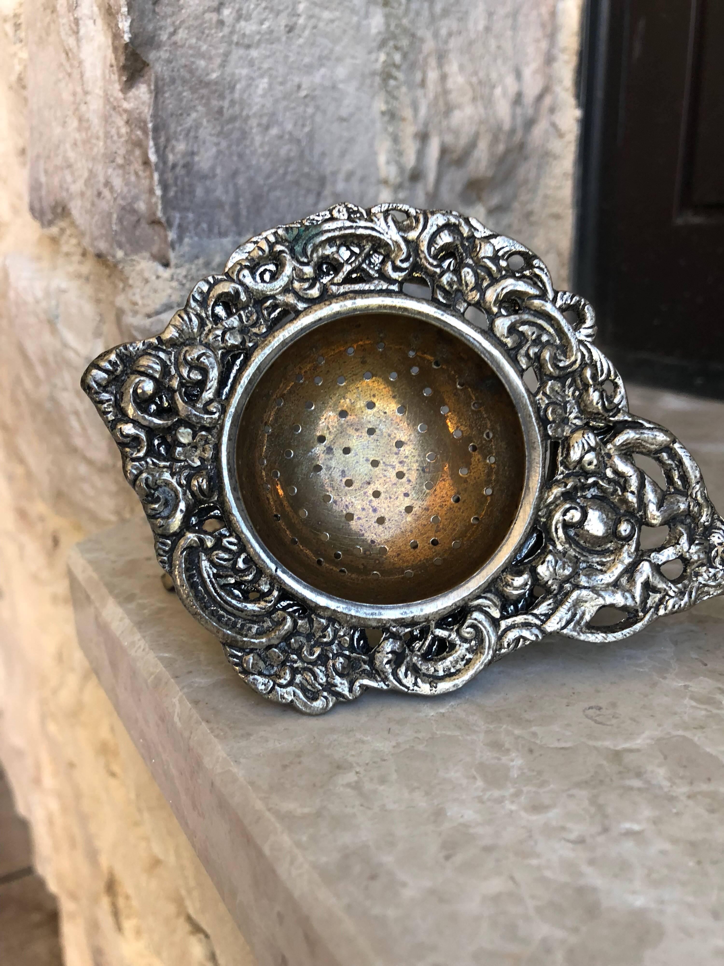Italian Silver Tea Strainer Lion Detail In Excellent Condition In Sofia, BG
