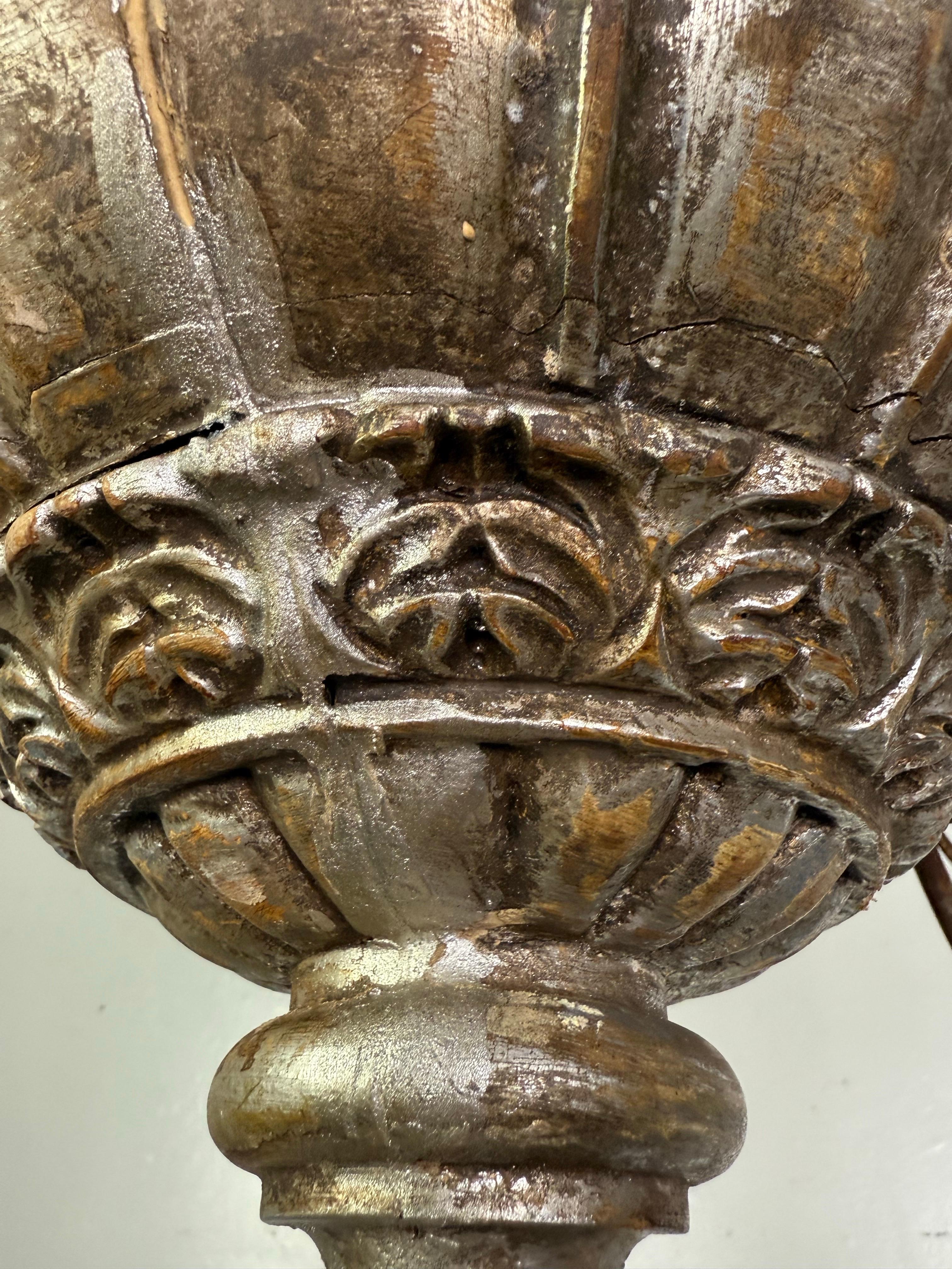 Lampadario italiano a sei luci in legno e ferro argentato in vendita 5