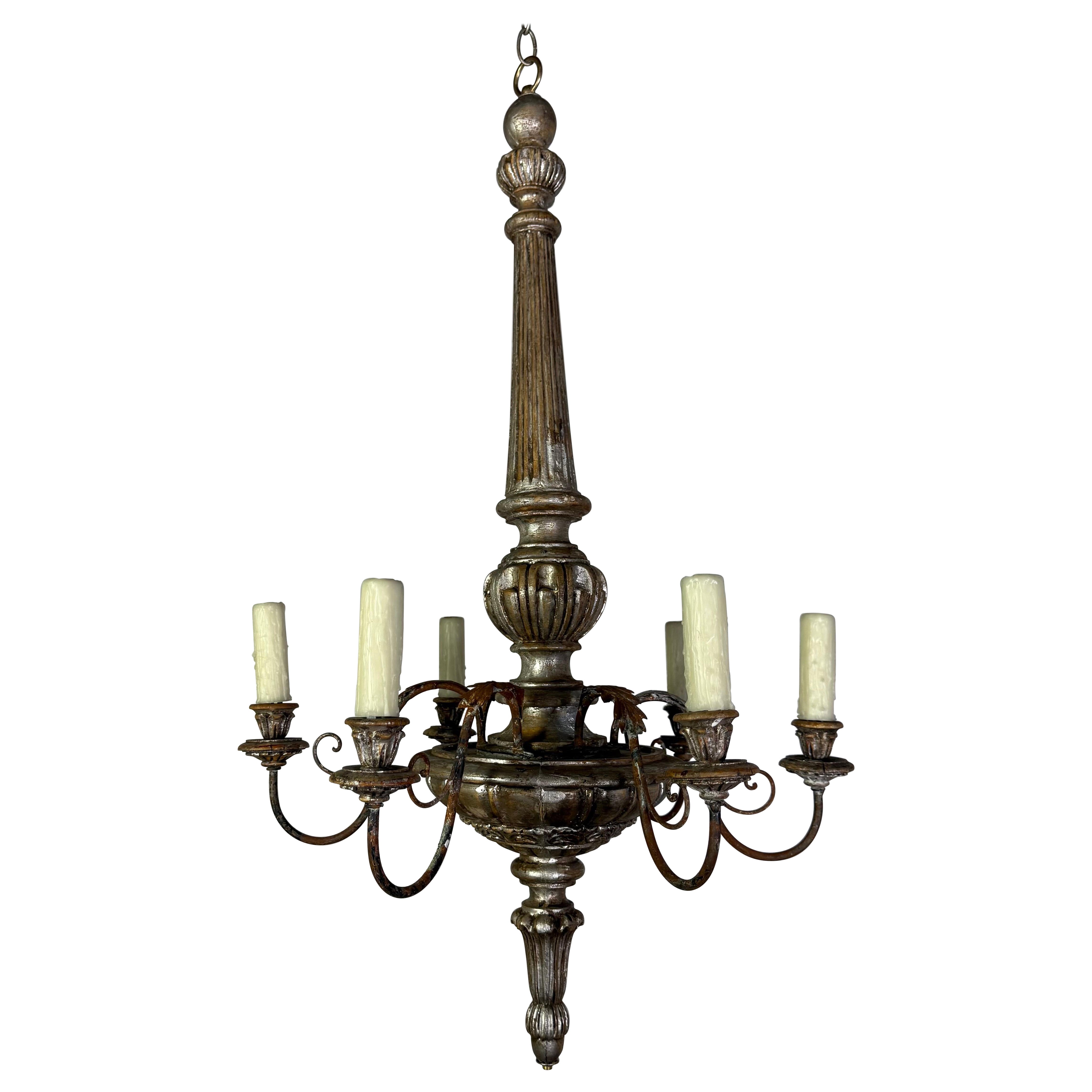 Lampadario italiano a sei luci in legno e ferro argentato in vendita