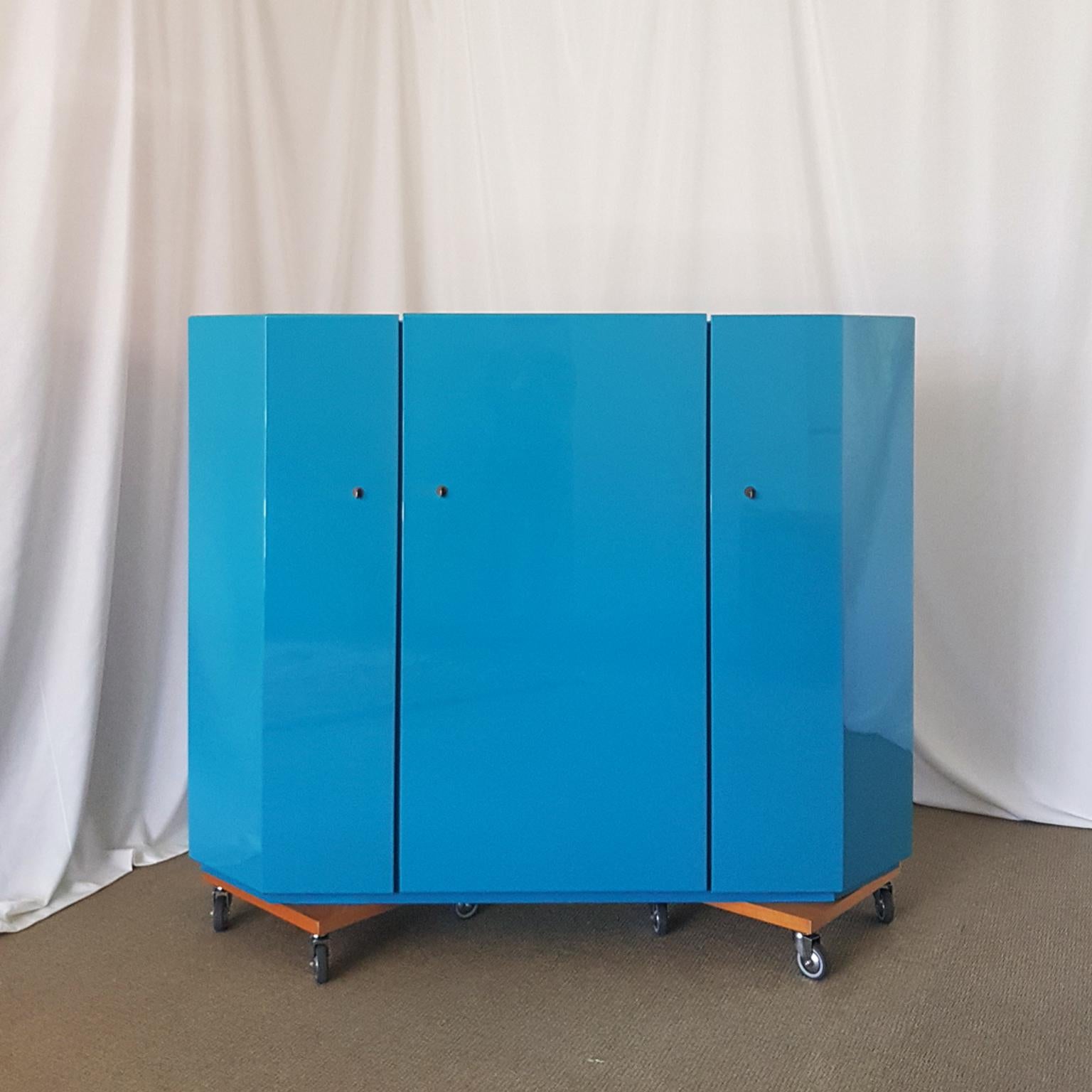 Post-Modern Italian Simon Gavina 1970 Takahama Turquoise Glossy Lacquered Plywood Sideboard For Sale