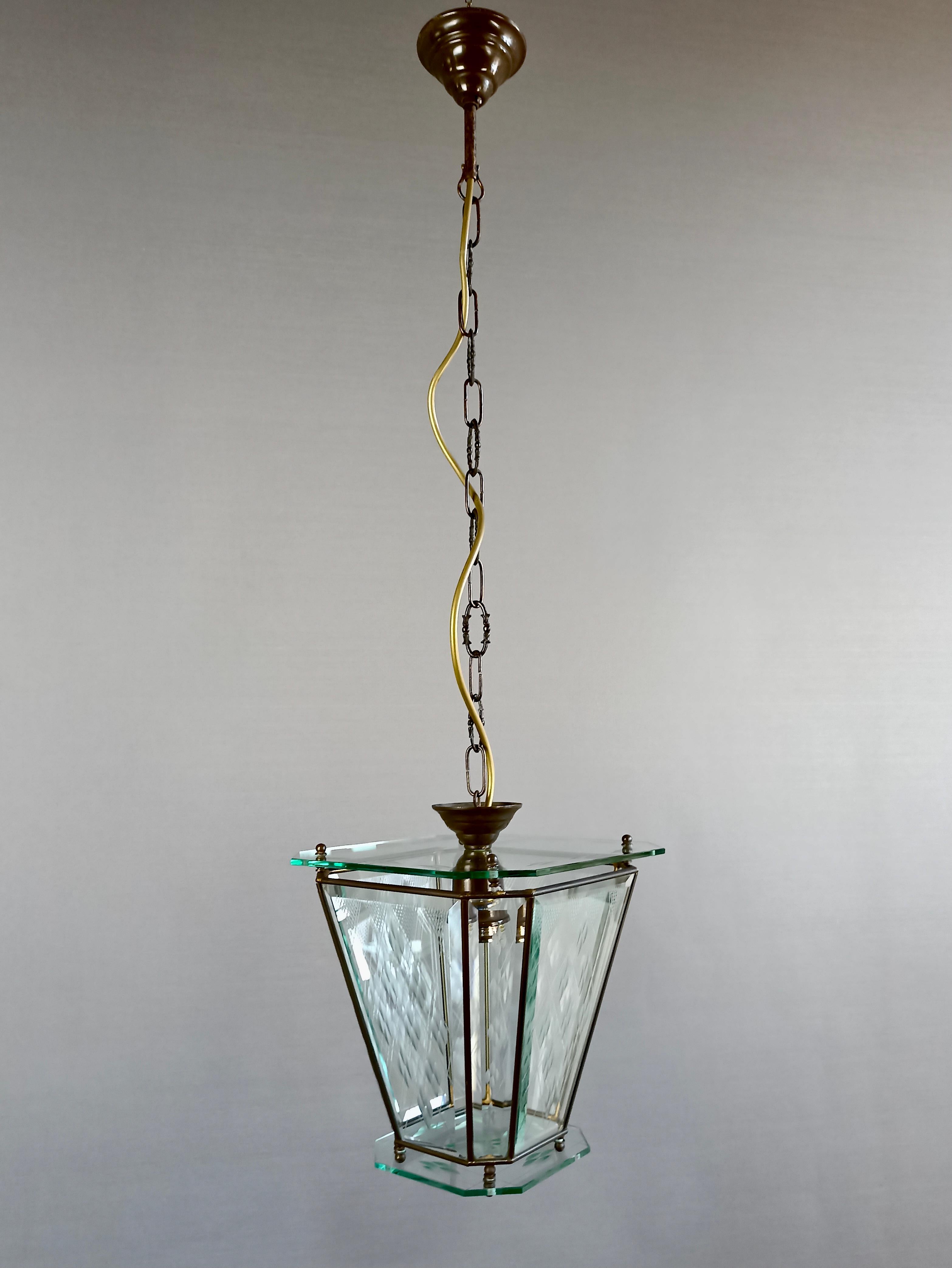 Mid-Century Modern Italian single-light lantern from the 1950s. Brass frame and engraved glass. For Sale