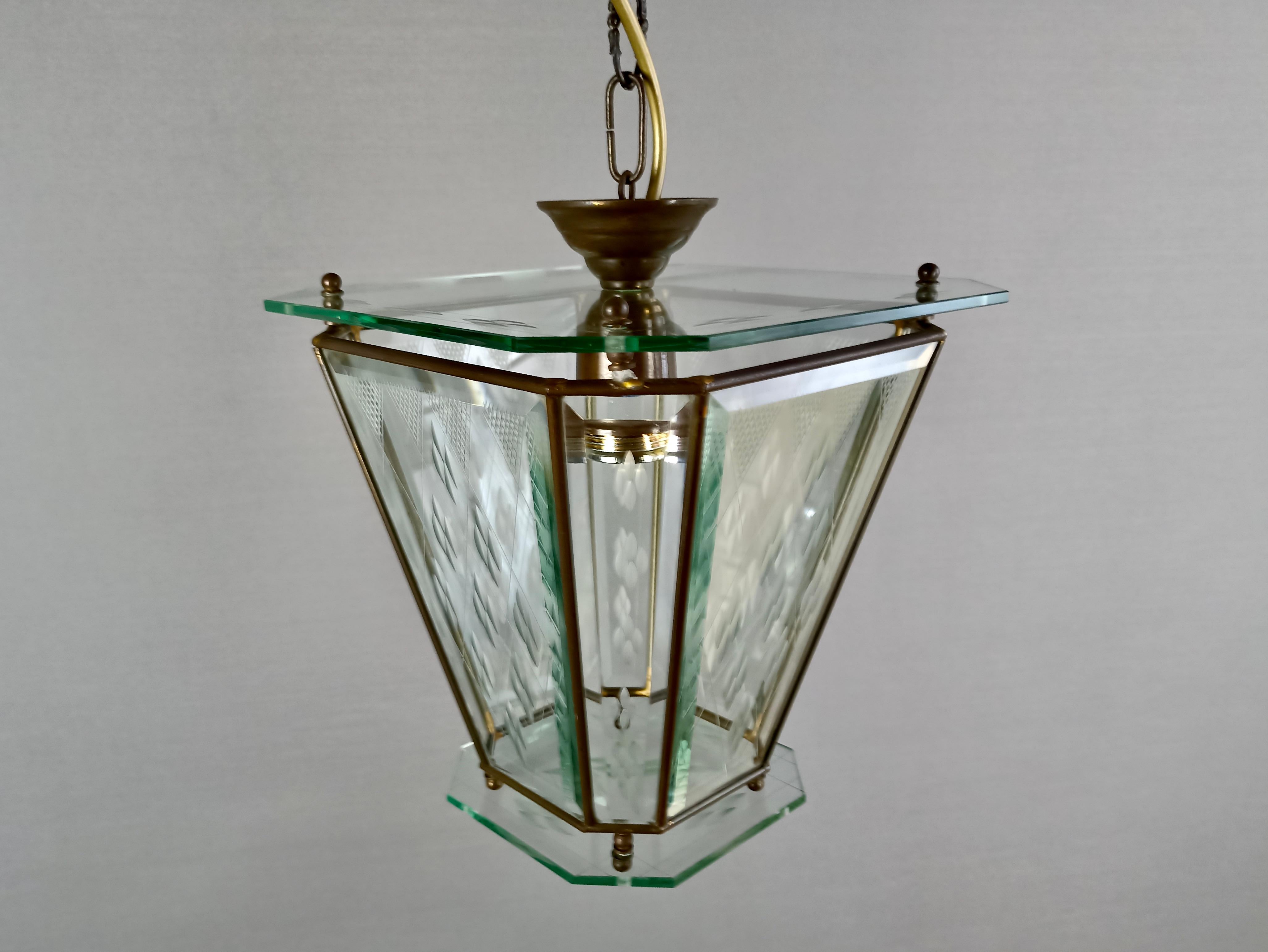 Hand-Crafted Italian single-light lantern from the 1950s. Brass frame and engraved glass. For Sale
