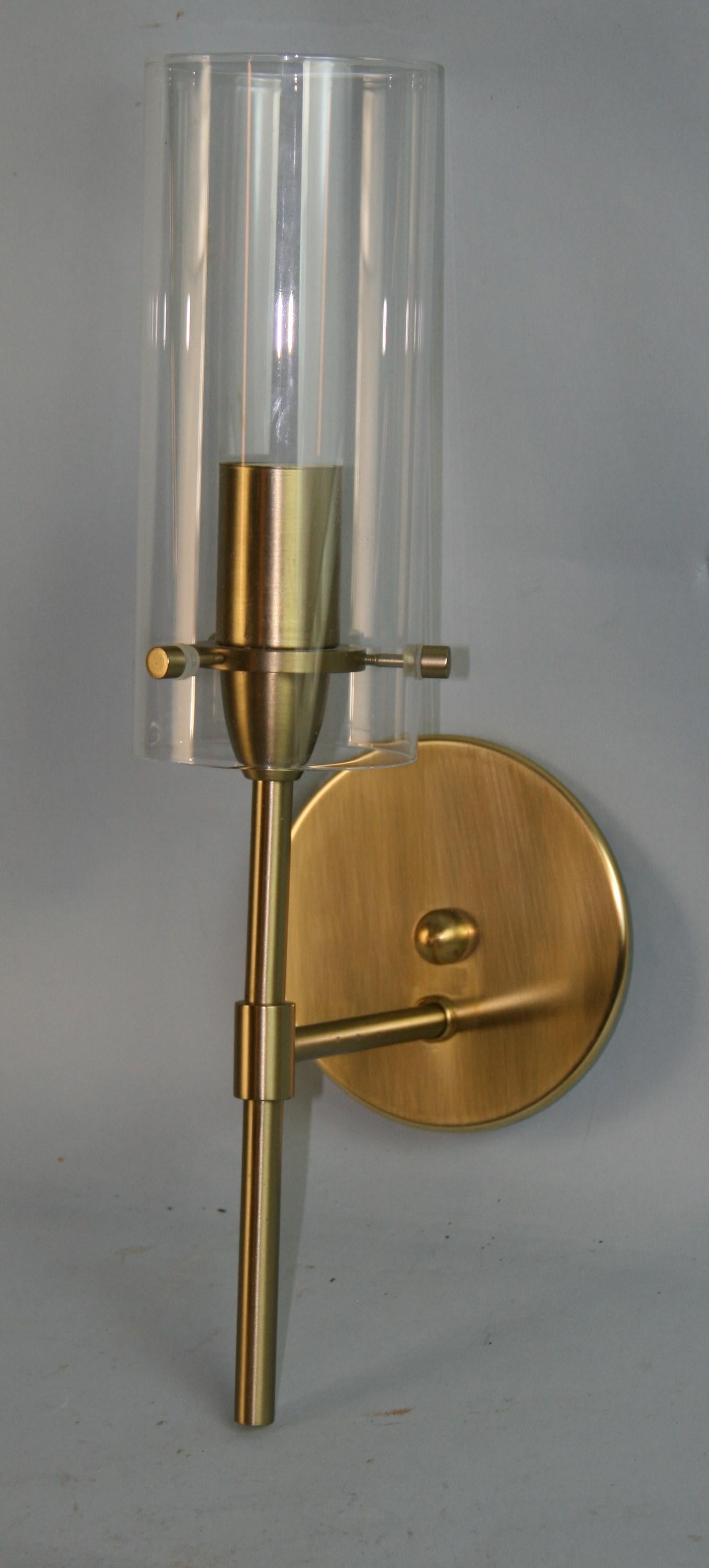 Italian Single Wall Sconce with Clear Glass Hurricane Shade In Good Condition For Sale In Douglas Manor, NY