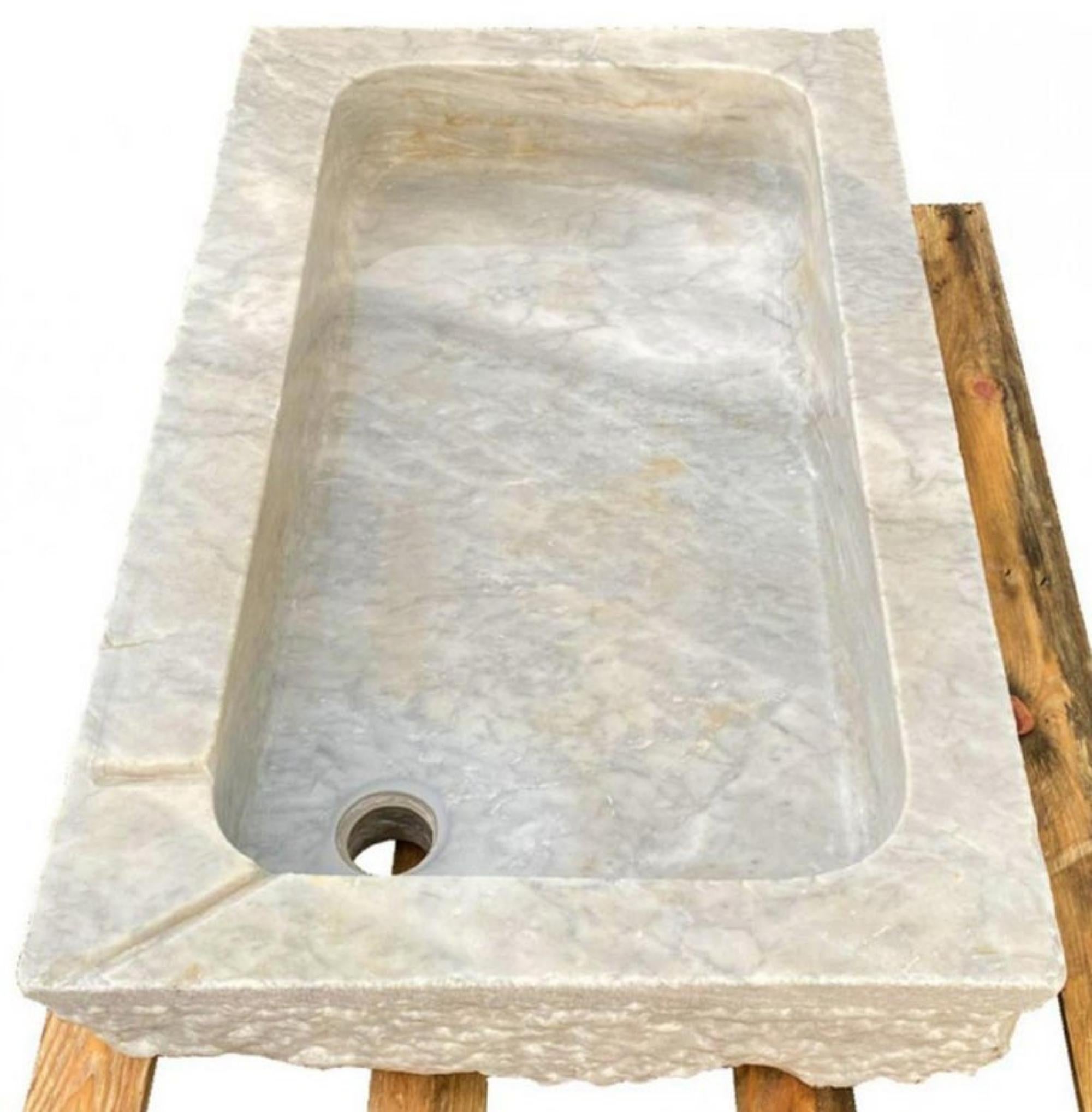 Italian Sink in White Carrara Marble 20th Century In Excellent Condition For Sale In Madrid, ES